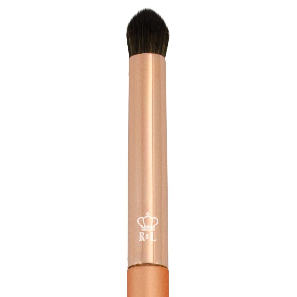 Omnia Brush BOM 16 Smudger - Professional Makeup Blending Brush for Eyeshadow & Eyeliner - Perfect for Makeup Artists & Beauty Enthusiasts