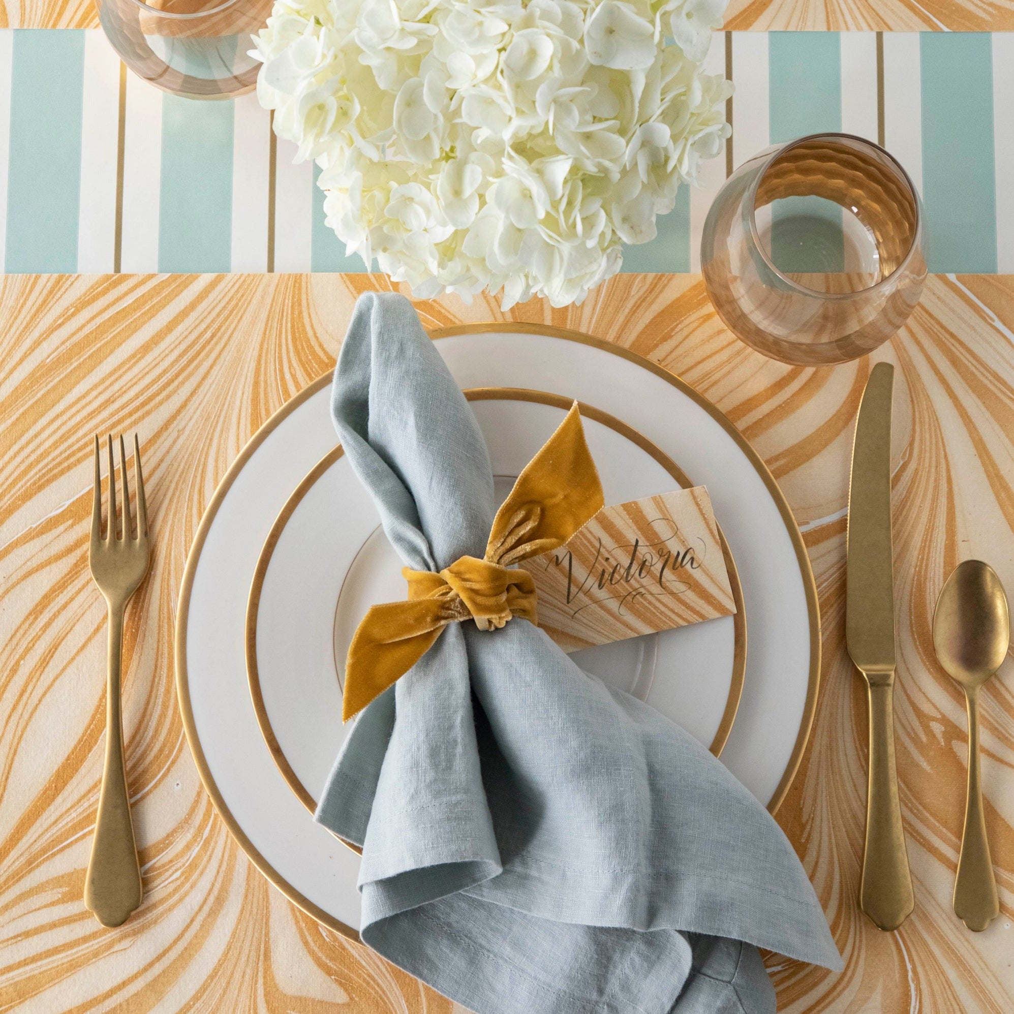 Premium Gold Leaf Marbled Placemat Set of 4 - Elegant Dining Table Decor for Thanksgiving, Christmas & Dinner Parties - Waterproof & Heat-Resistant Coasters for Home Decor