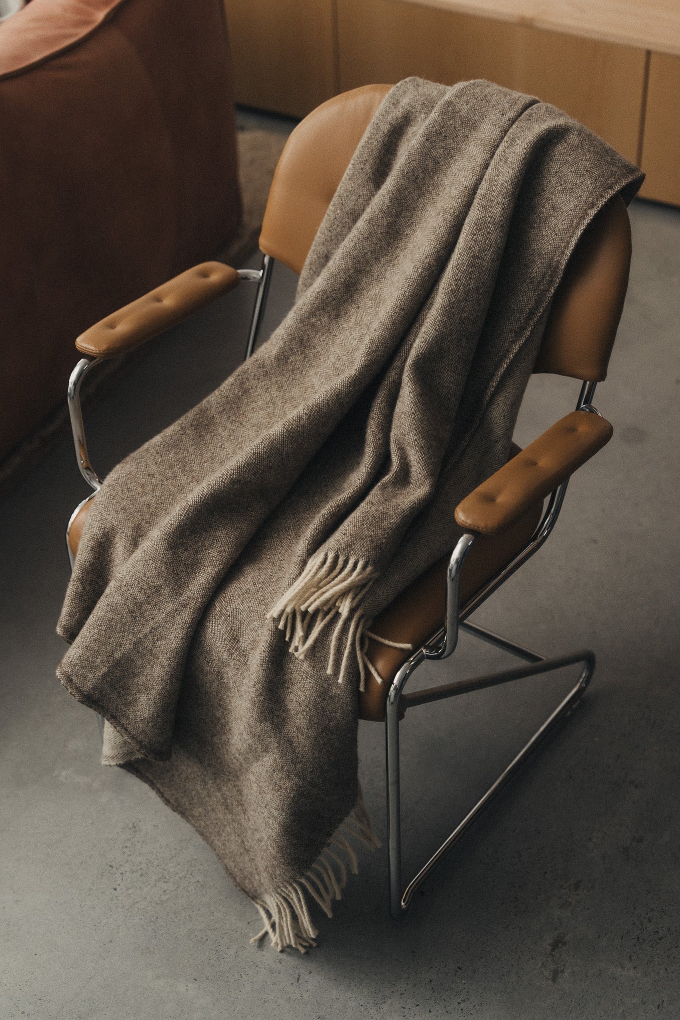 Premium Serra da Estrela Wool Throw Blanket & Bed Cover - Luxurious Truffle Brown for Cozy Bedroom & Living Room Decor | Perfect for Winter Warmth, Sofa Throws & Home Styling