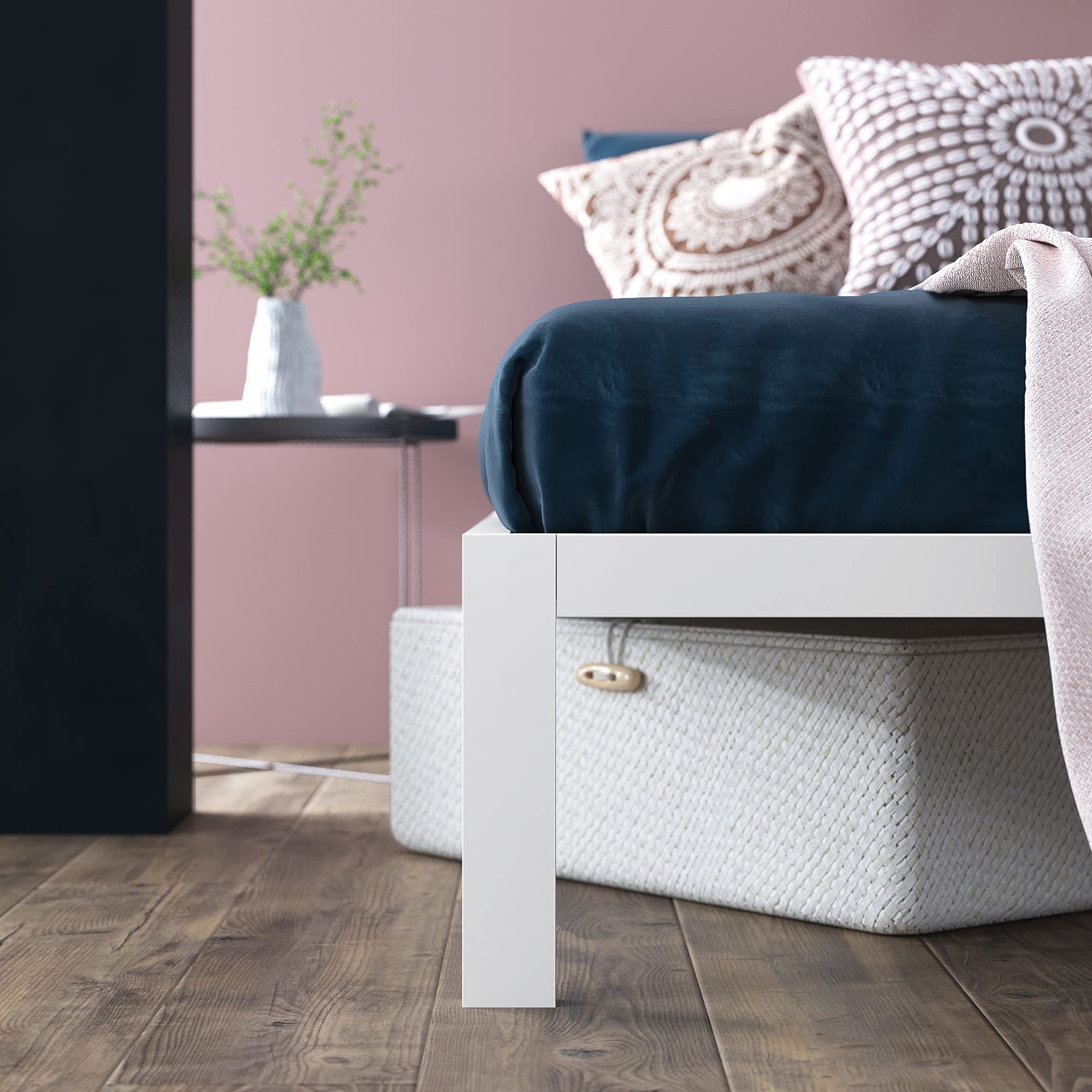 ZINUS Mia Metal Bed Frame - Wood Slat Support, No Box Spring, Easy Assembly - Full Size White for Modern Bedrooms