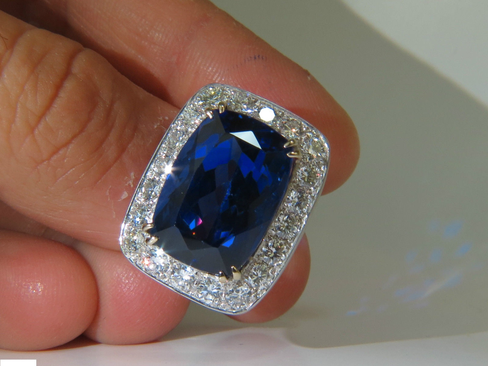 18KT GIA Certified 22.95 Carat Natural Tanzanite & Diamond Engagement Ring - Custom Mounted in 18K Gold - Perfect for Wedding, Anniversary & Special Occasion Gifts