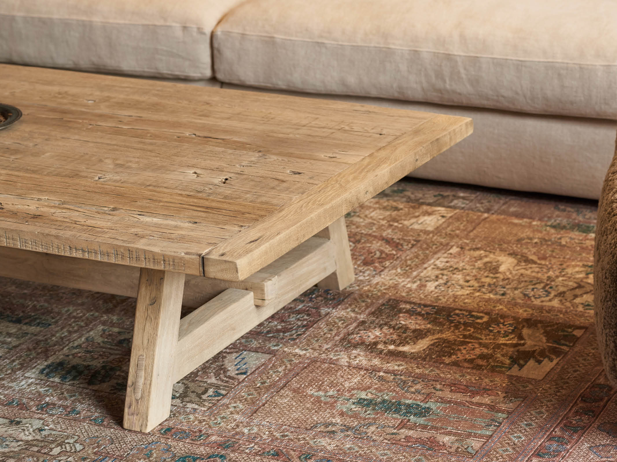 Modern Wooden Bridge Coffee Table - Mid-Century Style Living Room Center Table for Home Decor, Sofa & Lounge Furniture - Perfect for Small Spaces, Apartments & Cozy Living Rooms