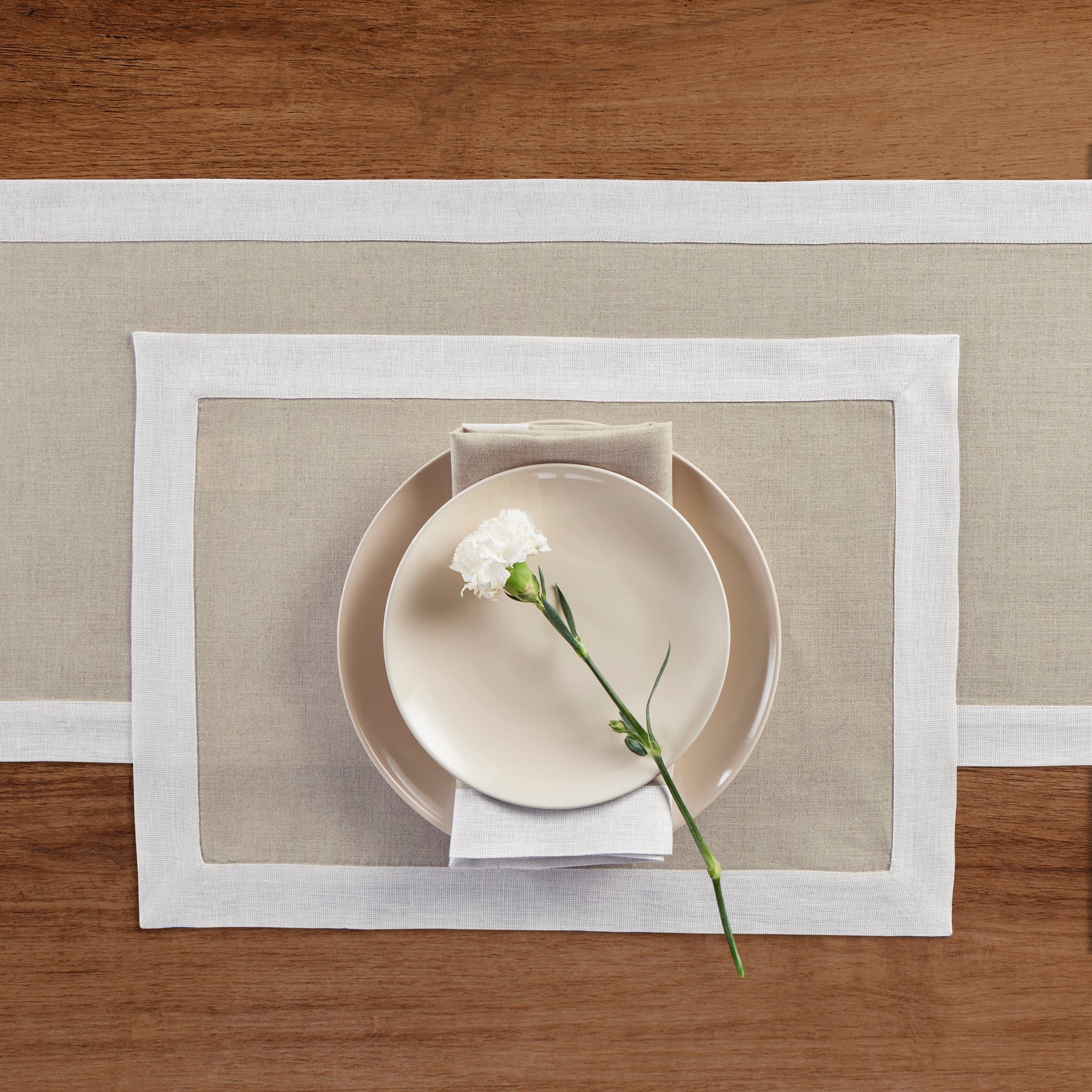 Festive Edge Placemats Set of 4 - Elegant Holiday Table Decor for Christmas, Thanksgiving & Dinner Parties - Waterproof & Washable Round Place Mats