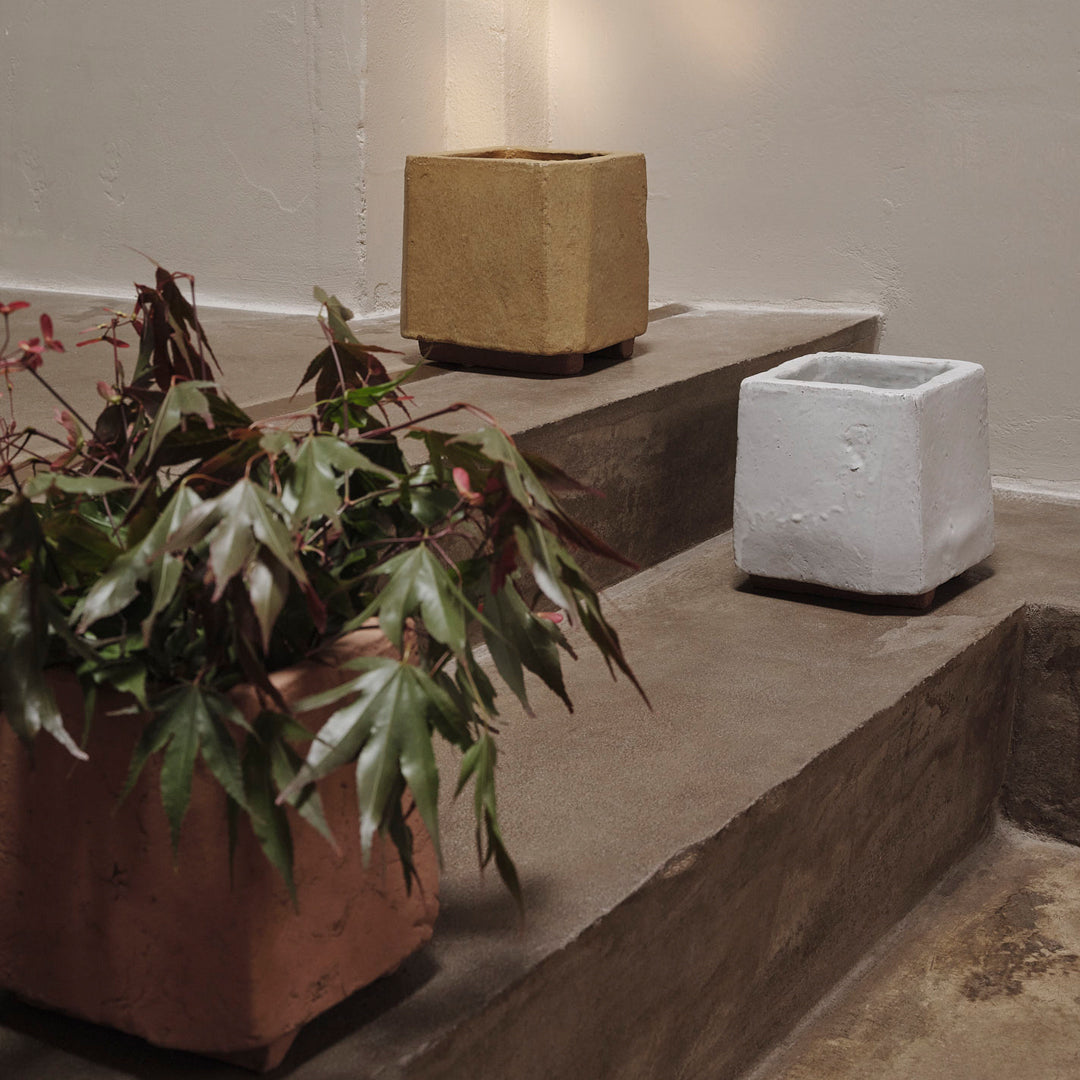 Ferm Living Kurinu Pot - Modern Ceramic Planter with Drainage Hole for Indoor Plants, Succulents & Home Decor | Perfect for Living Room, Office & Balcony Decor