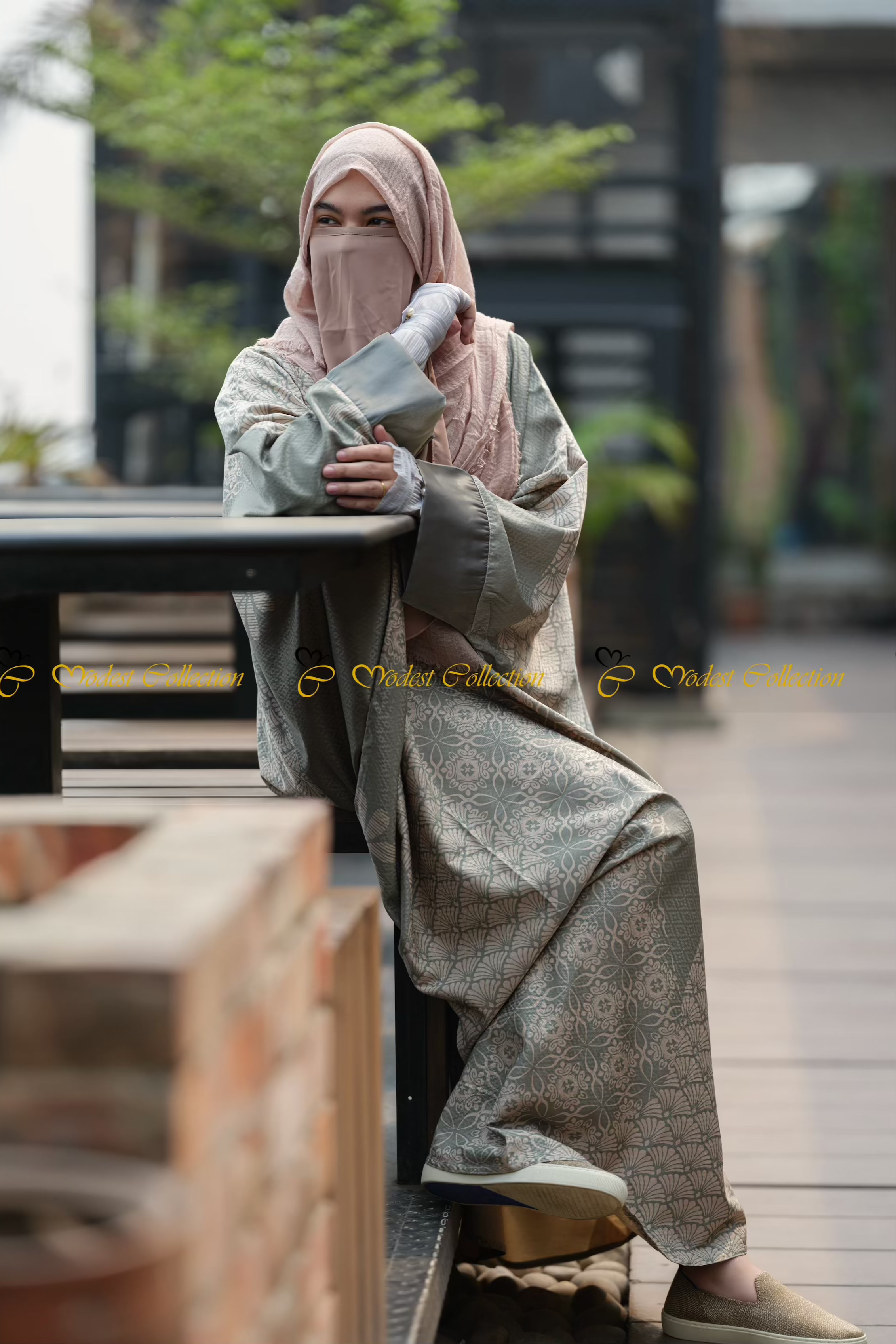 Elegant Onaiza Kaftan in Jade Green - Loose Flowy Maxi Dress for Women - Perfect for Beach Vacations, Resort Wear & Summer Evenings