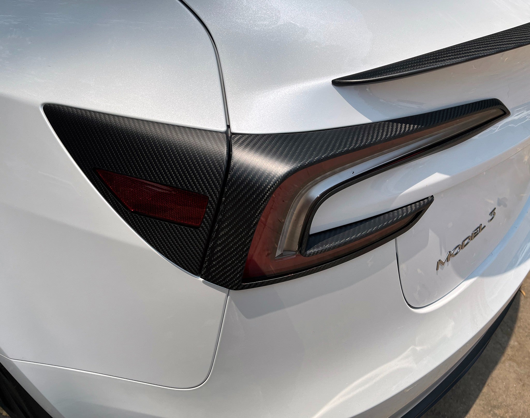 Premium Real Carbon Fiber Charging Port Cover for Tesla Model 3/Y/S/X (2017-2025) - Durable Exterior Upgrade & Protection | Weatherproof & Scratch-Resistant | Perfect for Car Enthusiasts & Daily Commuters