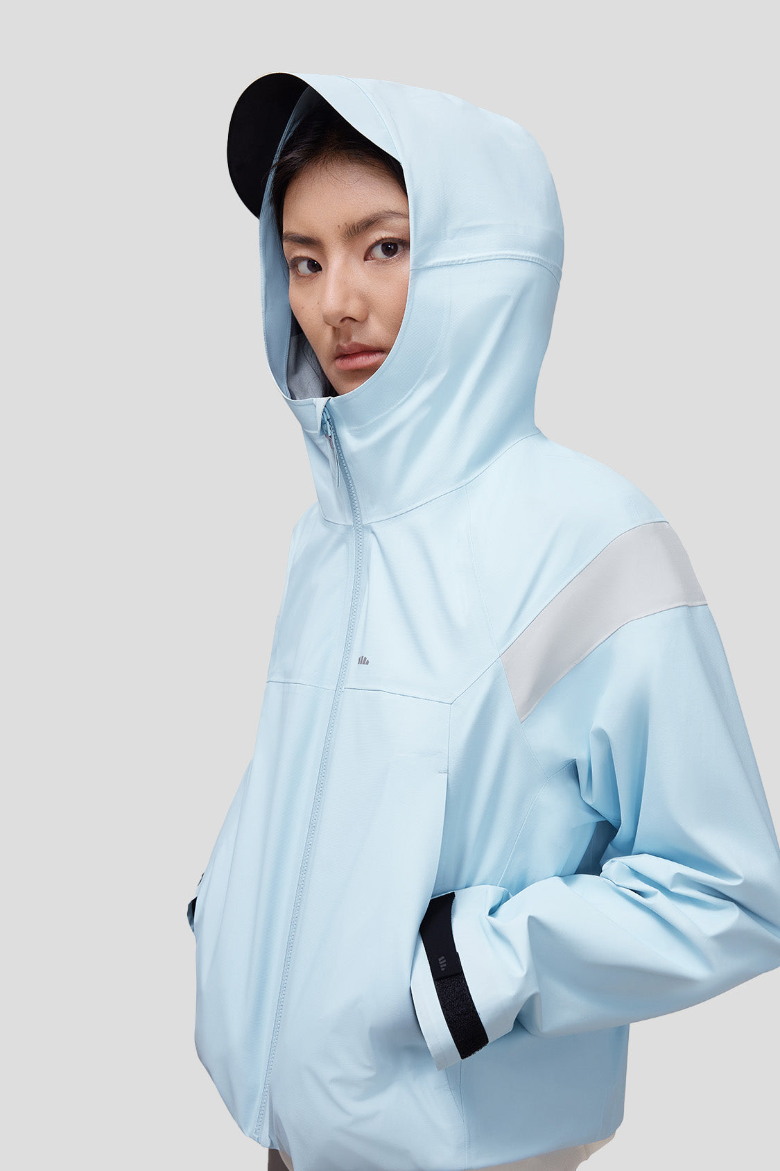 Women's Lightweight 3-in-1 Windbreaker Jacket with Hood - Waterproof Raincoat & Warm Fleece Lining for Hiking, Running & Outdoor Activities