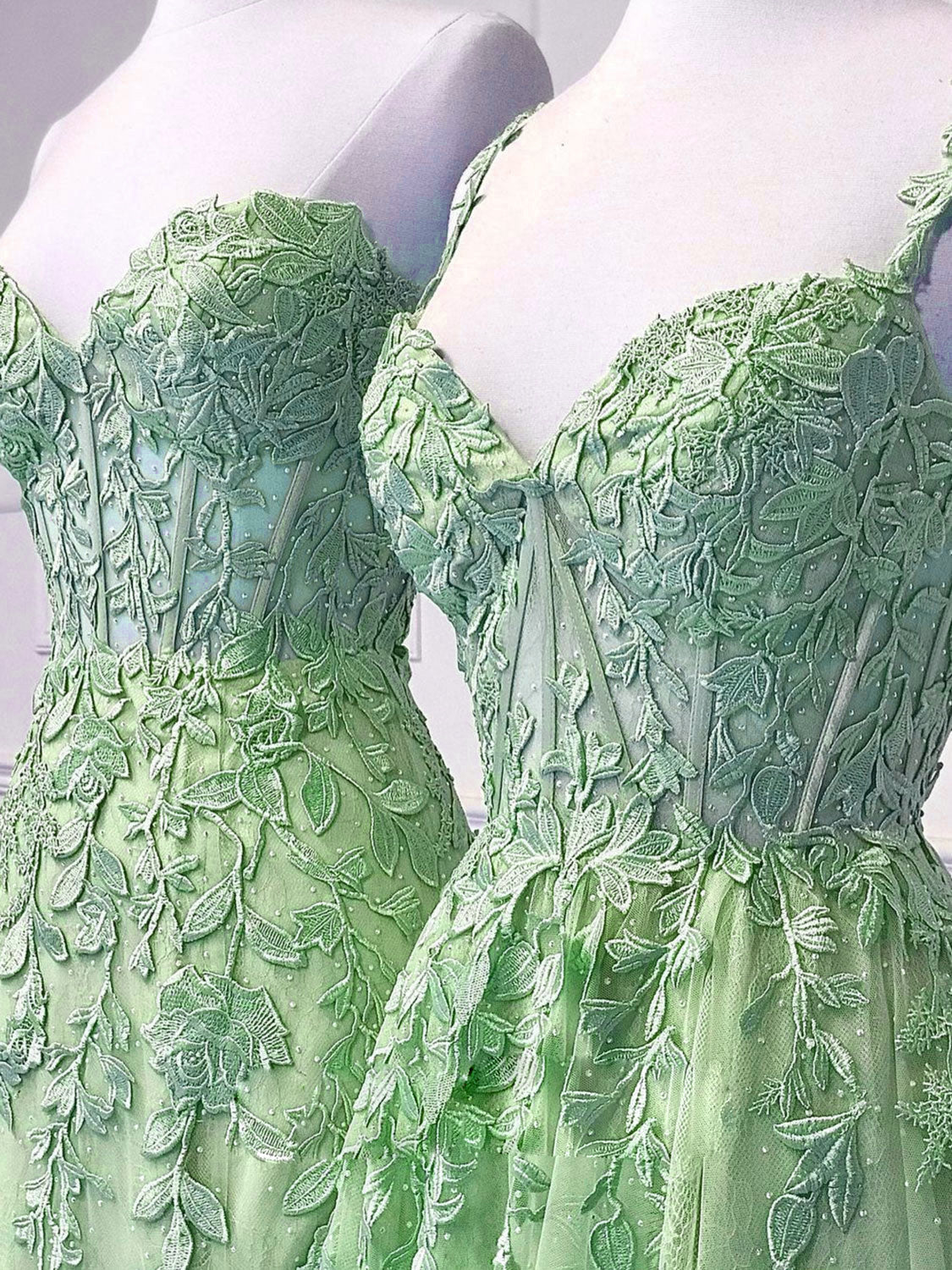 Elegant A-Line Tulle Lace Green Long Prom Dress | Formal Evening Gown for Graduation, Homecoming, Quinceañera & Special Occasions