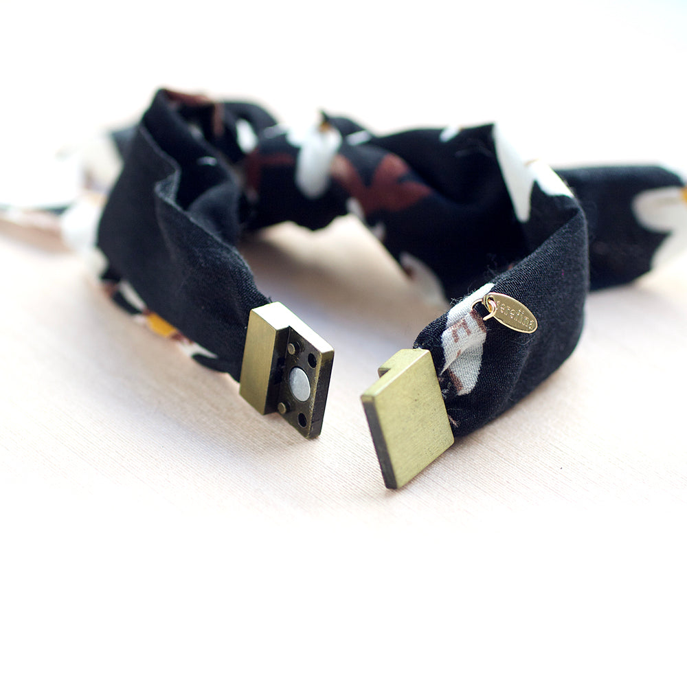 Elegant Black Floral Scarf Bracelet with Magnetic Clasp - Perfect for Women's Fashion Accessories, Parties, and Everyday Wear