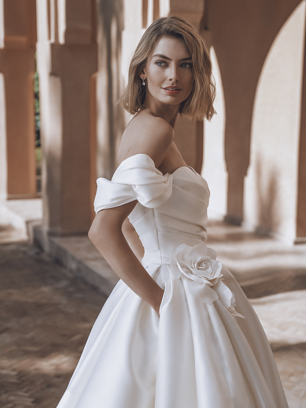 Enzoani Uliana Wedding Dress – Elegant Lace A-Line Gown for Brides | Perfect for Church, Beach, and Outdoor Ceremonies