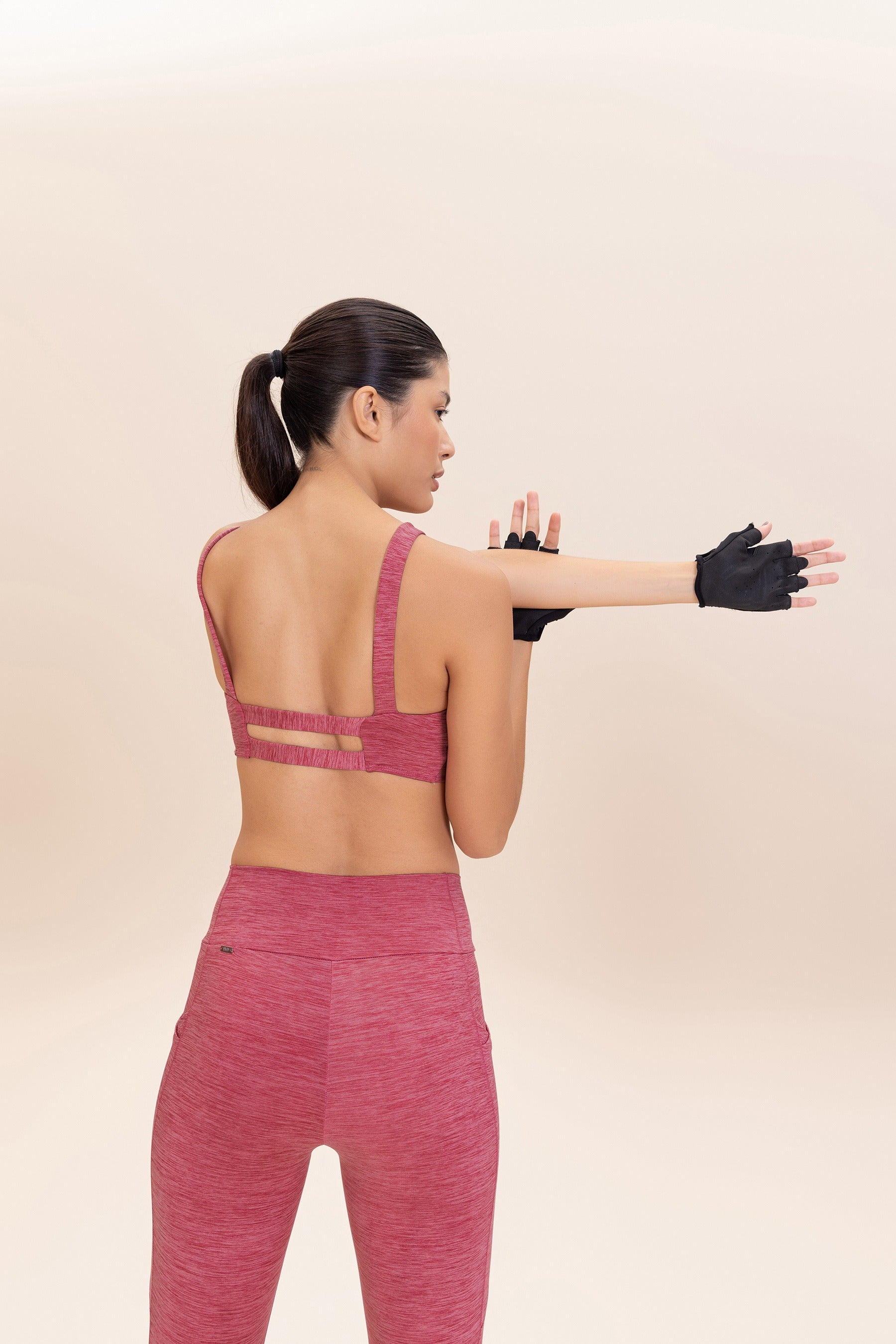 High-Performance Cross Melange Sports Bra for Women - Moisture-Wicking, Supportive & Comfortable - Perfect for Yoga, Running & Gym Workouts