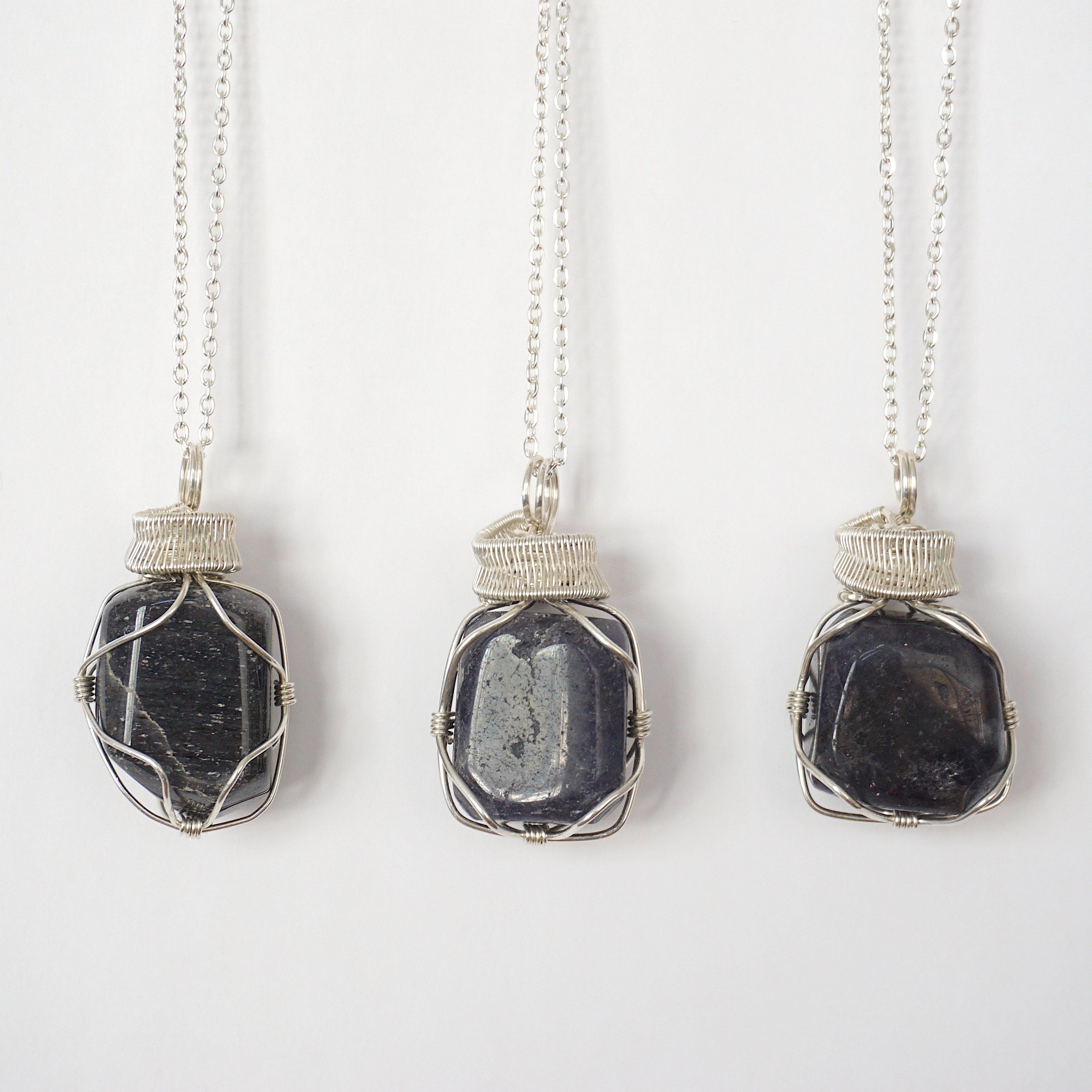 Natural Raw Sapphire Necklace - Sterling Silver Pendant for Women - Elegant Bohemian Jewelry for Everyday Wear & Special Occasions