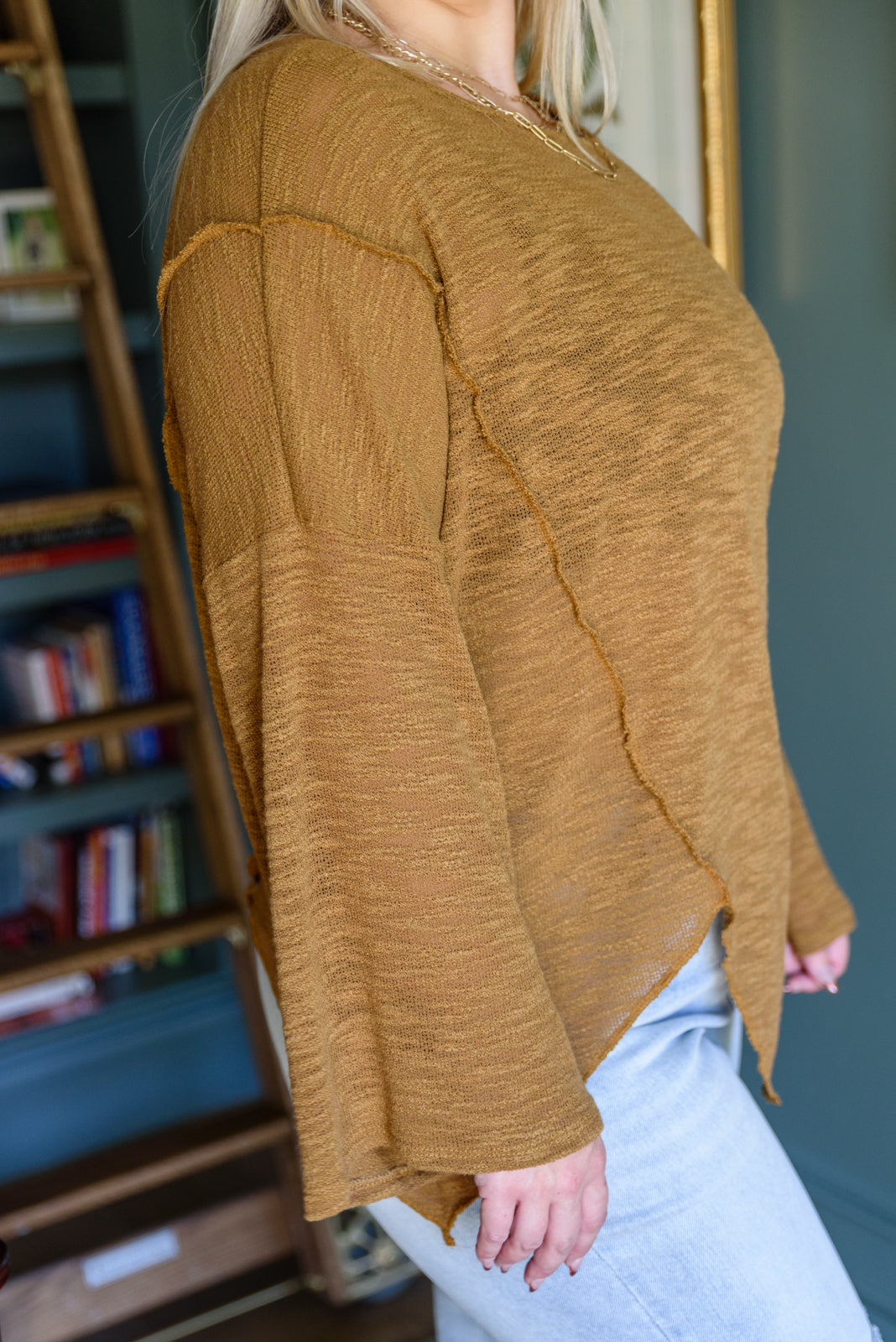 Stylish Lightweight Sweater for Women - Soft Comfortable Knit Pullover - Perfect for Casual Outfits, Office Wear & Fall Layering