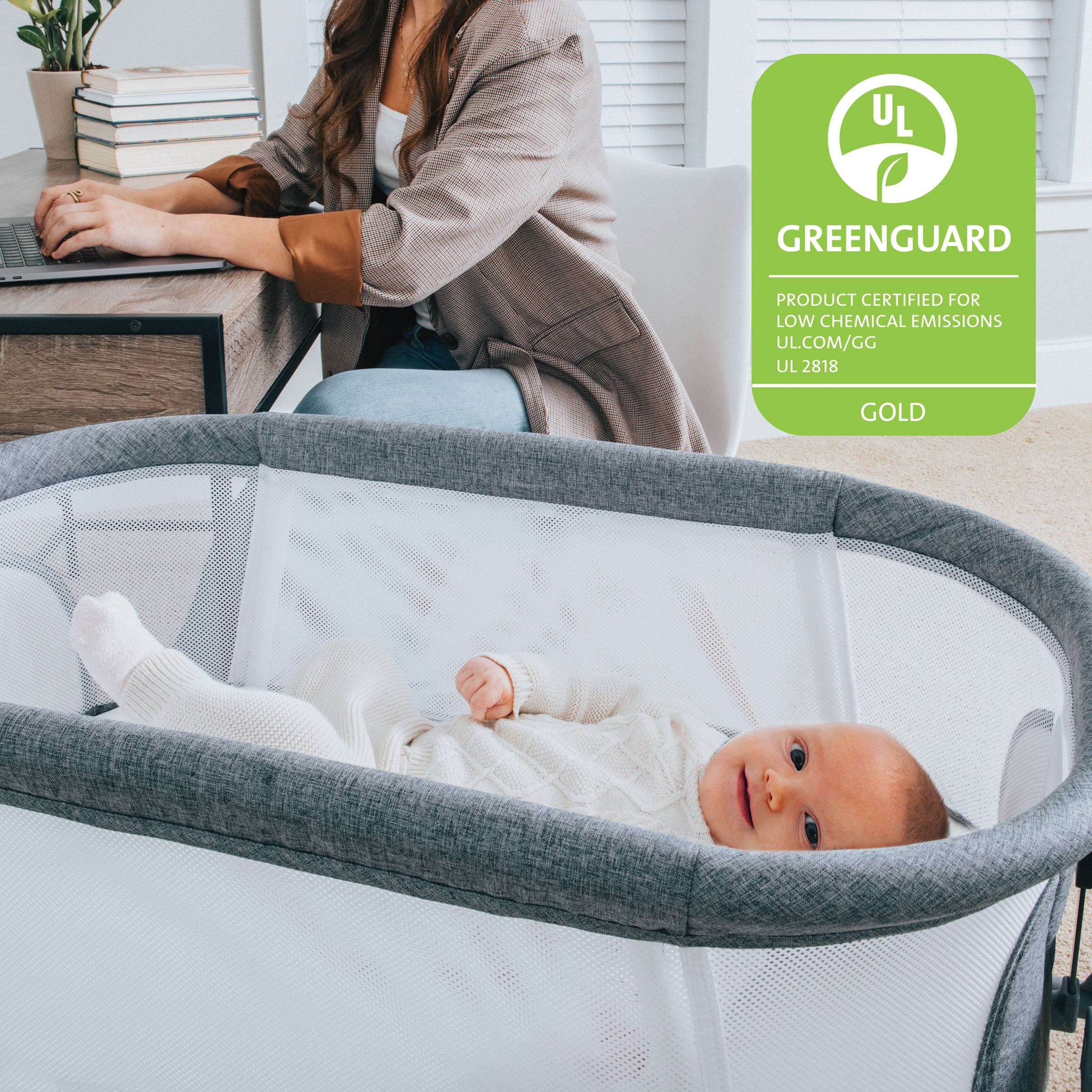 Chicco LullaGlide 3-in-1 Bassinet - Portable Baby Crib with Adjustable Height & Vibration - Perfect for Nursery, Bedroom & Travel