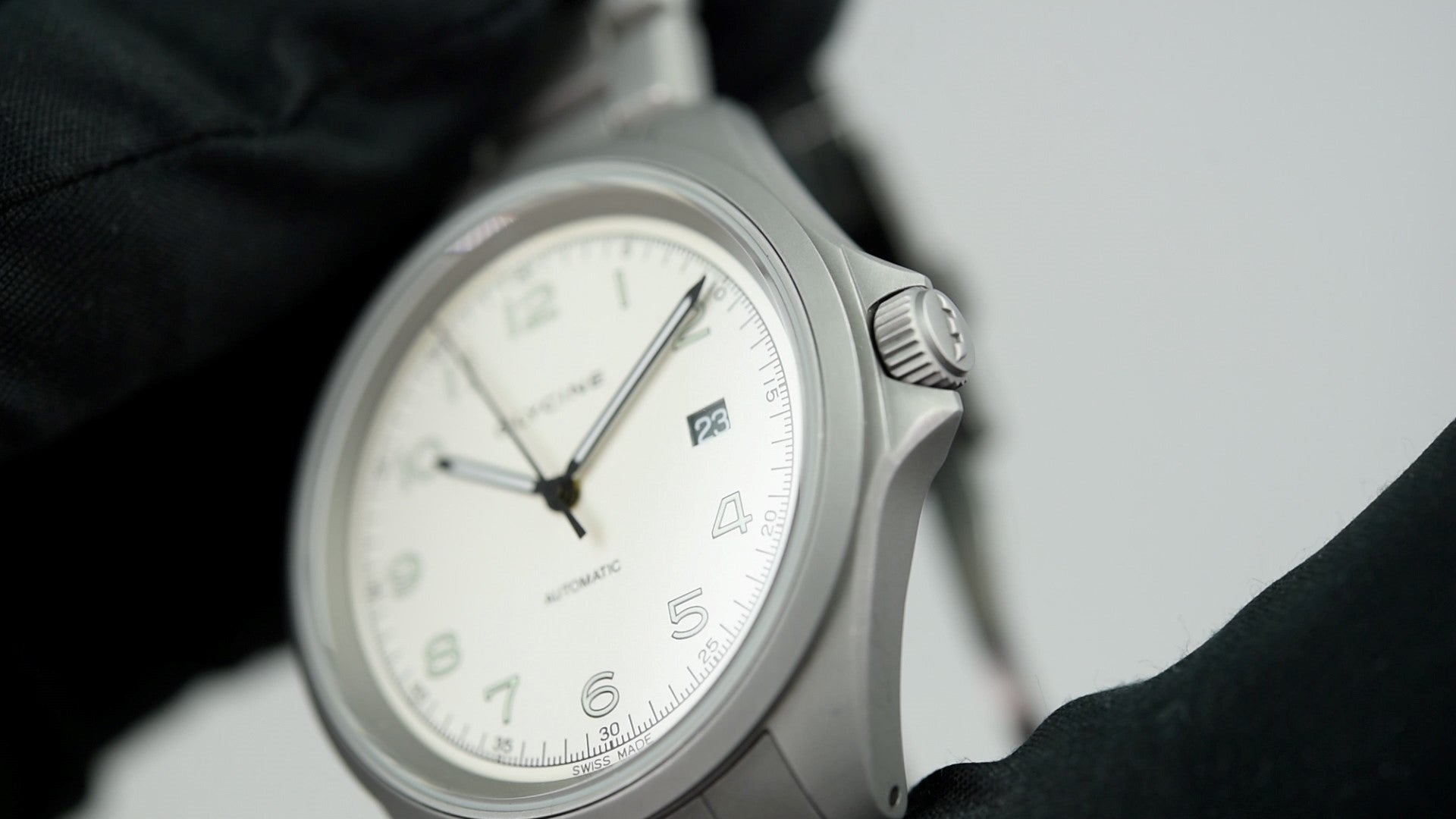 Glycine Combat 7 3898.4 Men's Automatic Watch - Pre-Owned Swiss Military Timepiece for Outdoor Adventures & Everyday Wear