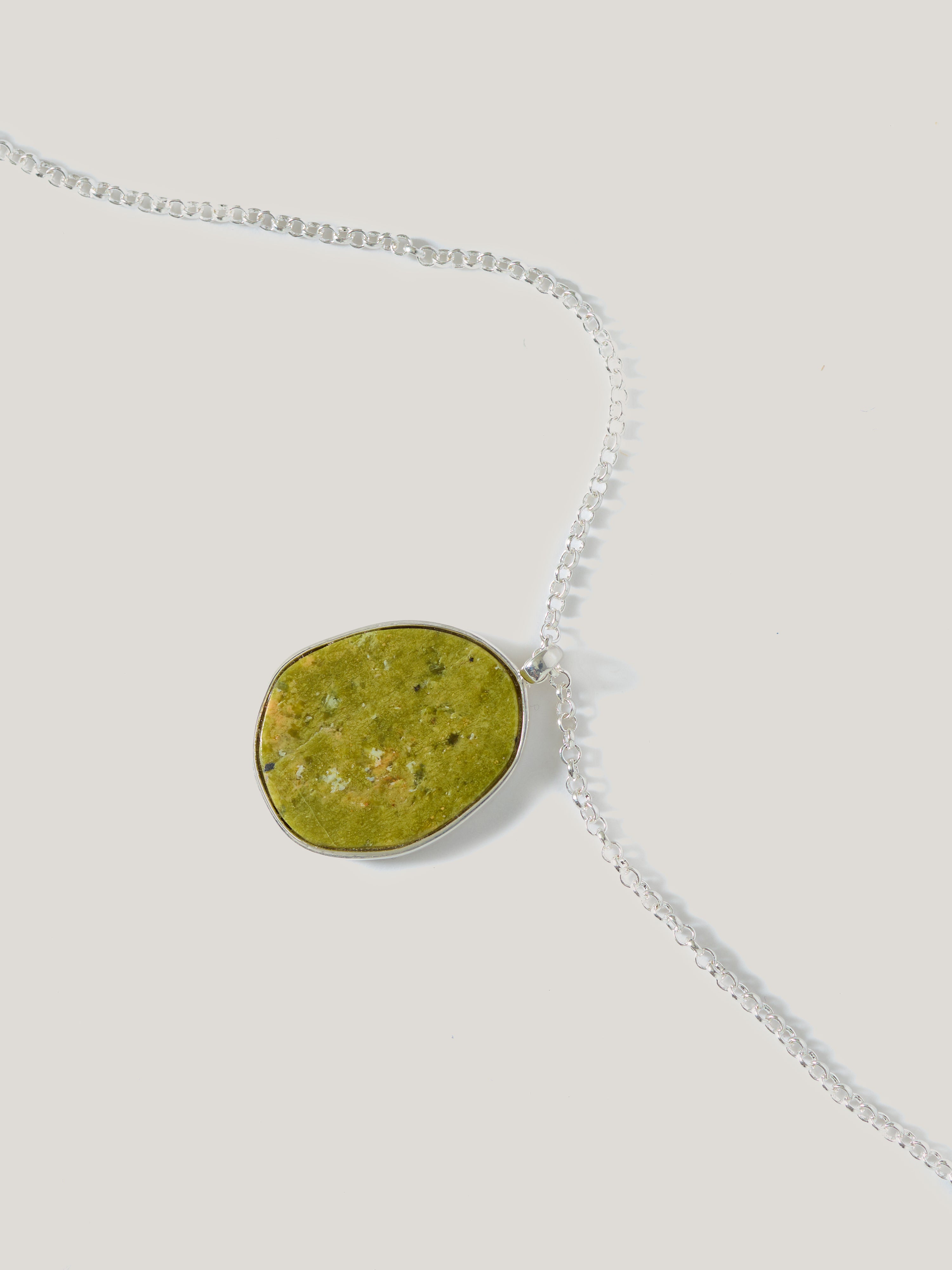 Green Jasper Pendant Necklace for Women - Healing Stone Jewelry with Adjustable Chain - Spiritual Gift for Meditation, Yoga & Energy Balancing