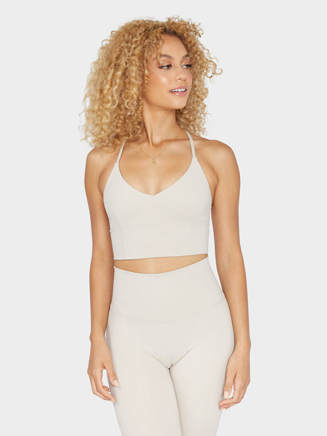 Manduka Essence Bra - High Performance Yoga & Workout Bra with Darted Design in Sand Color - Perfect for Yoga, Pilates, Gym & Active Lifestyle