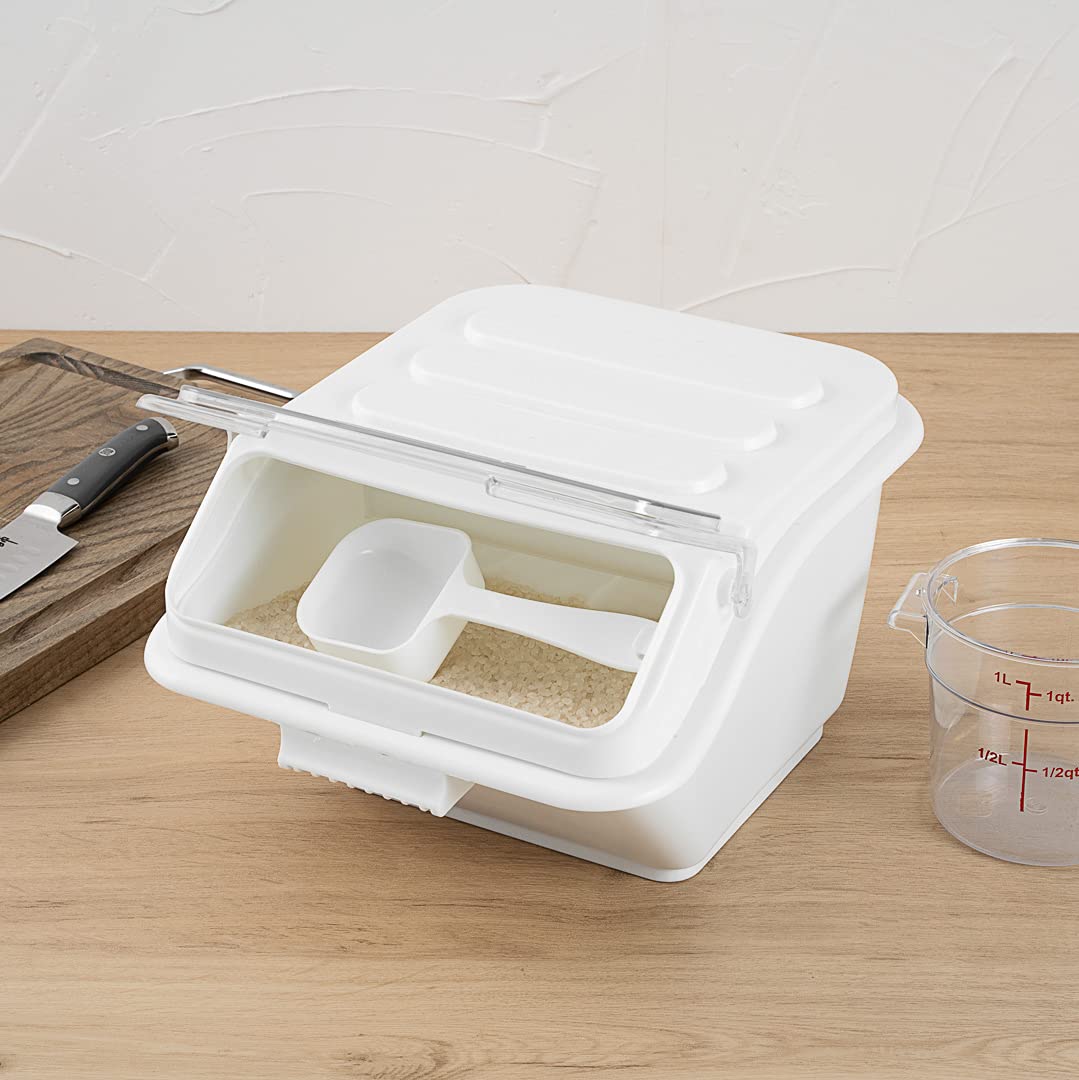 Restaurantware Met Lux 2.6 Gallon Food Storage Container with Lid & Measuring Scoop - Stackable White Plastic Ingredient Bin for Flour, Sugar & Bulk Foods | Perfect for Commercial Kitchens, Bakeries & Pantry Organization