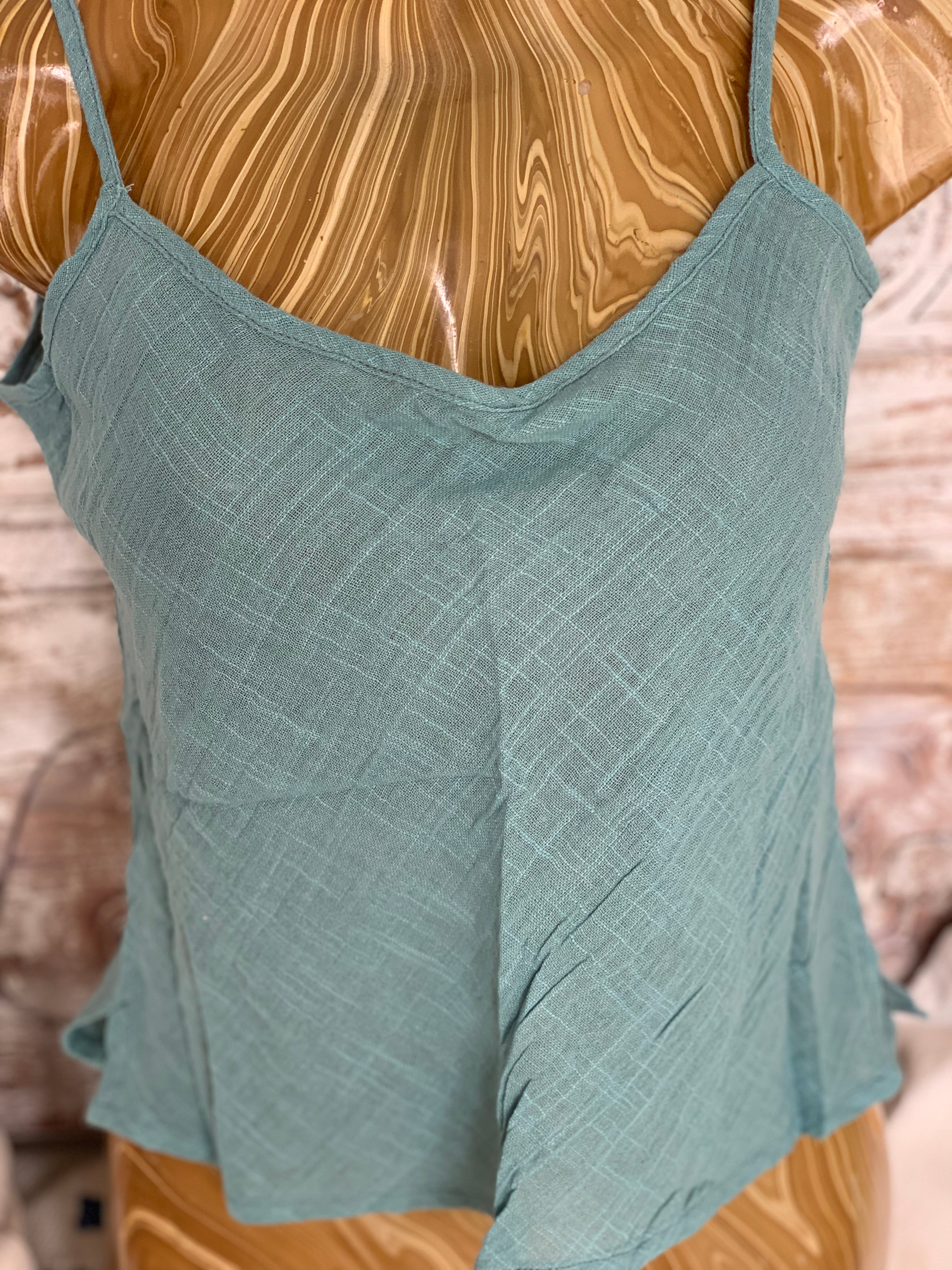 Emerald Green Linen Blouse for Women - Lightweight Summer Tops, Casual Boho Shirt, Perfect for Beach Outings & Date Nights