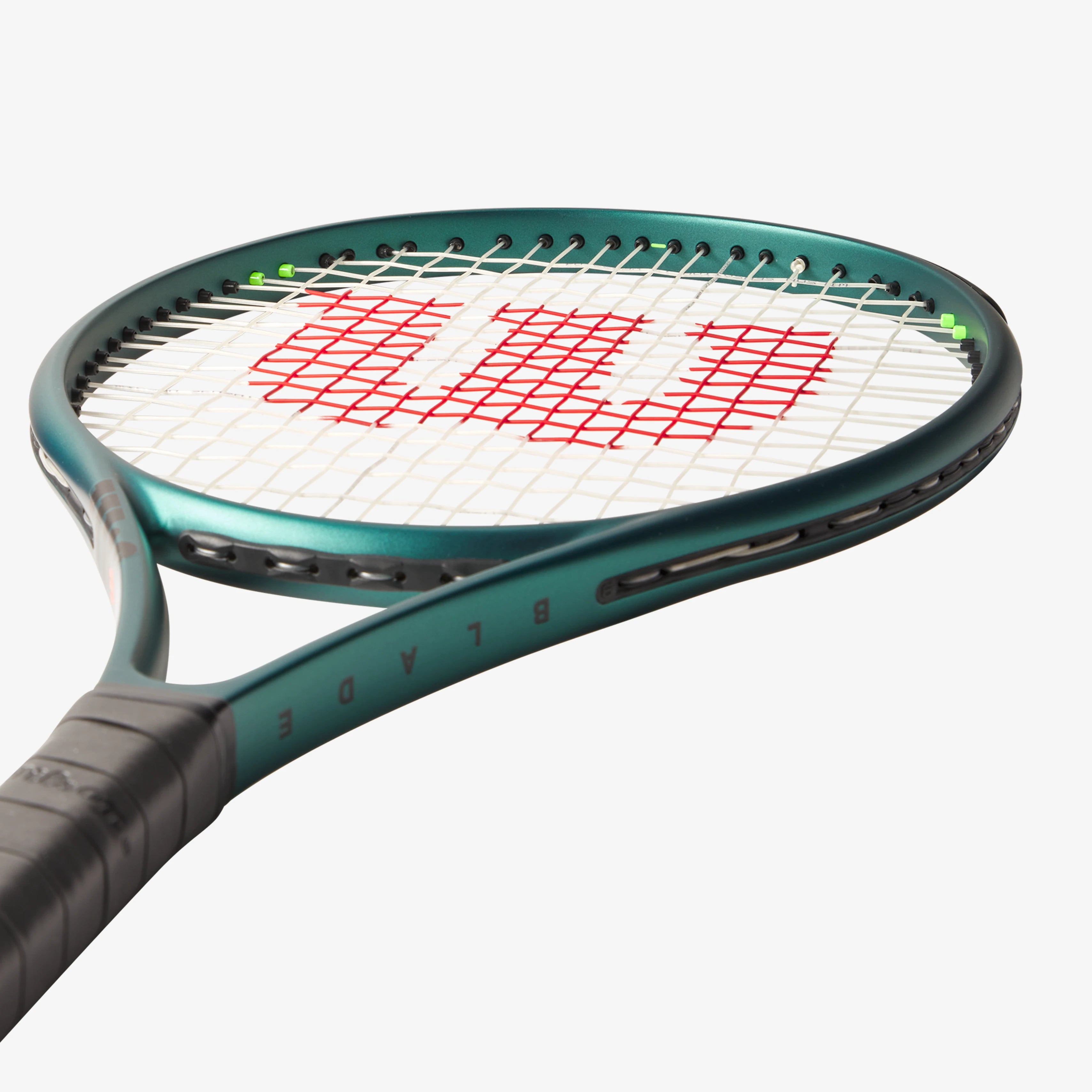 Wilson Blade 25 v9 Junior Tennis Racket - Lightweight Graphite Racquet for Kids & Youth Players - Perfect for Beginners & Training Sessions