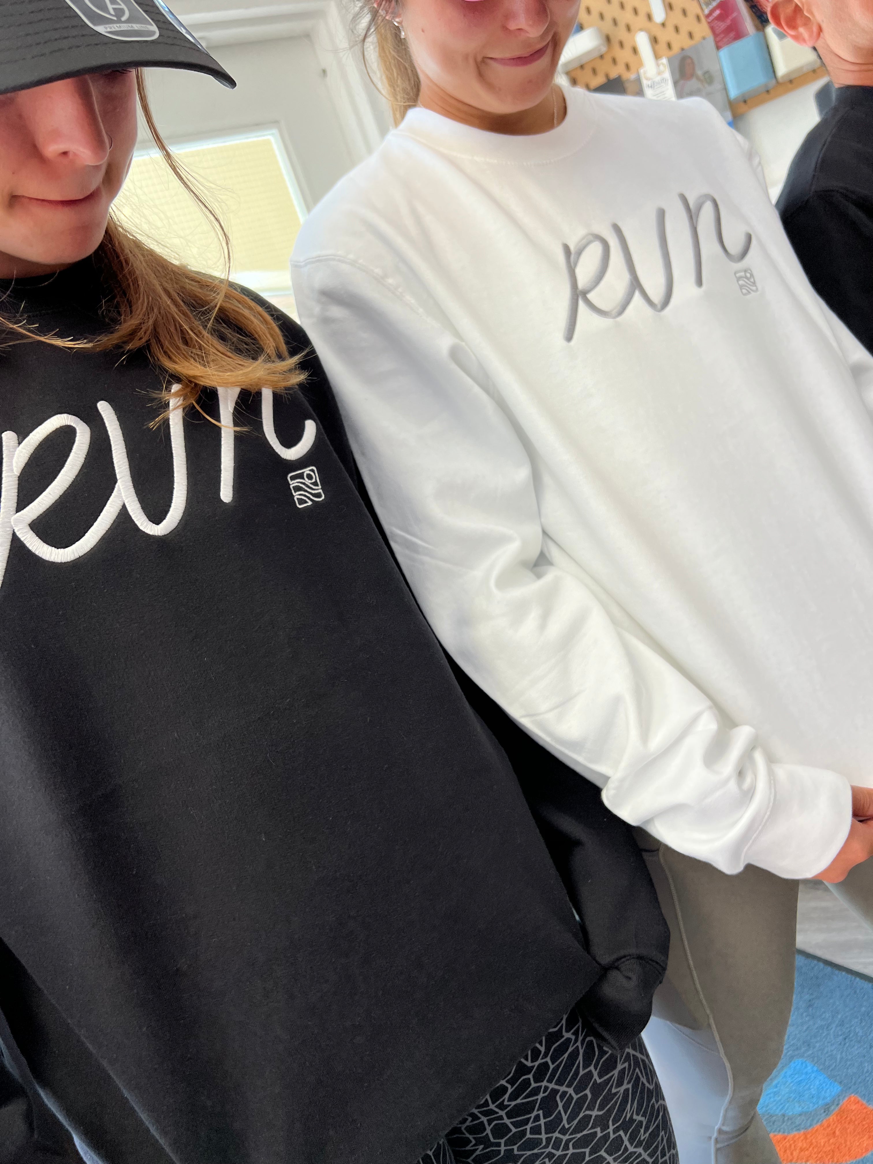 City Park Runners Embroidered Crewneck Sweatshirt - Comfortable Running Jogging Pullover for Men & Women - Perfect for Outdoor Workouts, Gym Training and Casual Streetwear