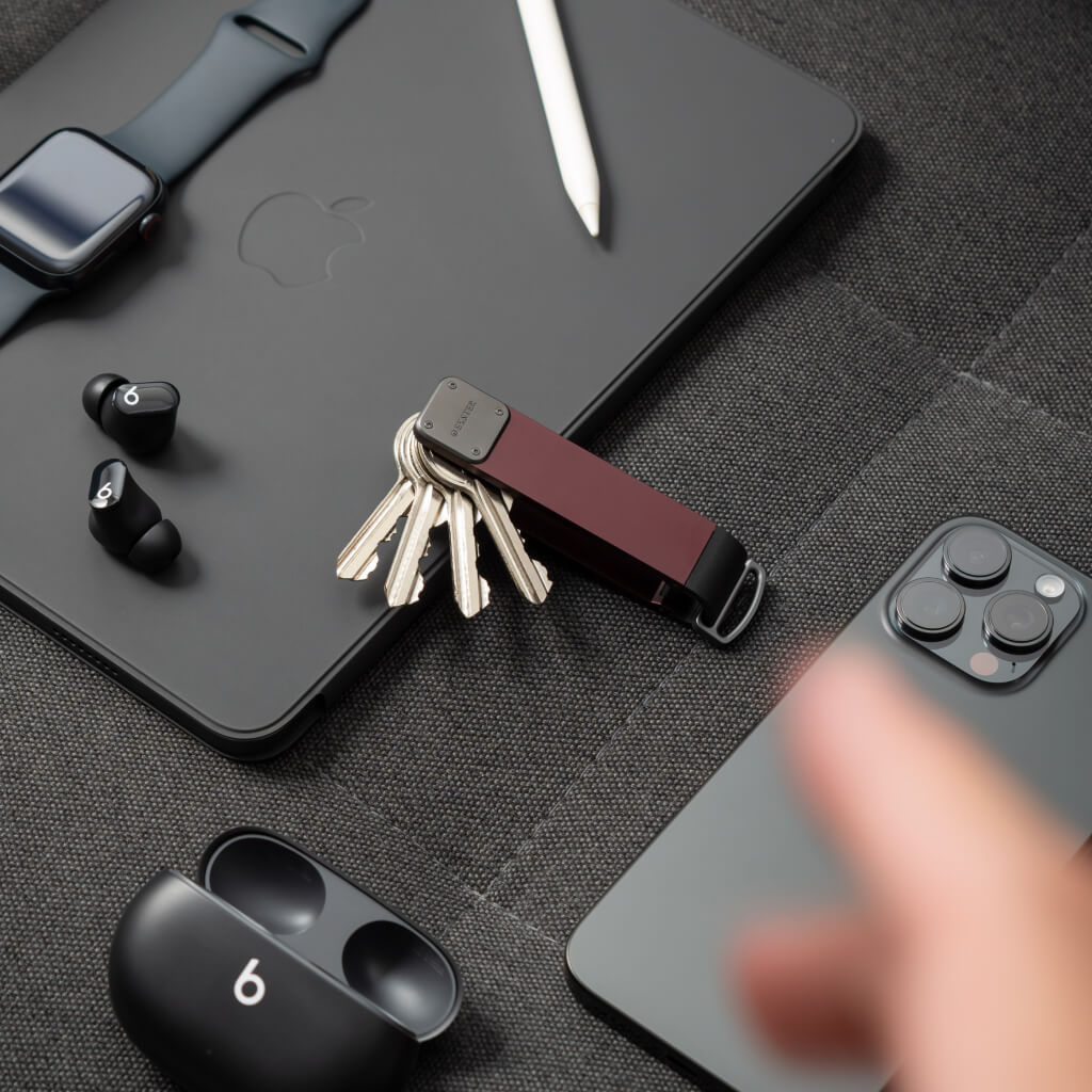 Trackable Wallet & Key Case Bundle - RFID Blocking Smart Wallet with GPS Tracker - Perfect for Travel, Work, and Everyday Use