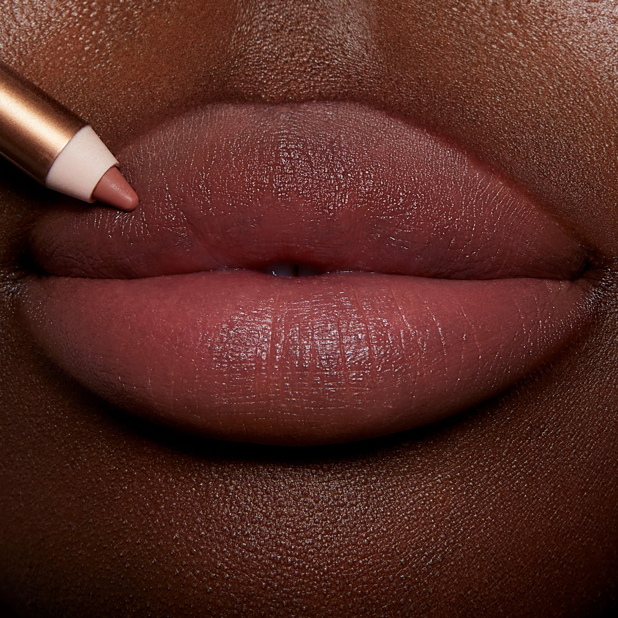 Charlotte Tilbury Lip Cheat Lip Liner - Long-Lasting, Waterproof Lip Pencil for Precise Definition & Fuller Lips | Perfect for Everyday Wear, Date Night & Special Occasions