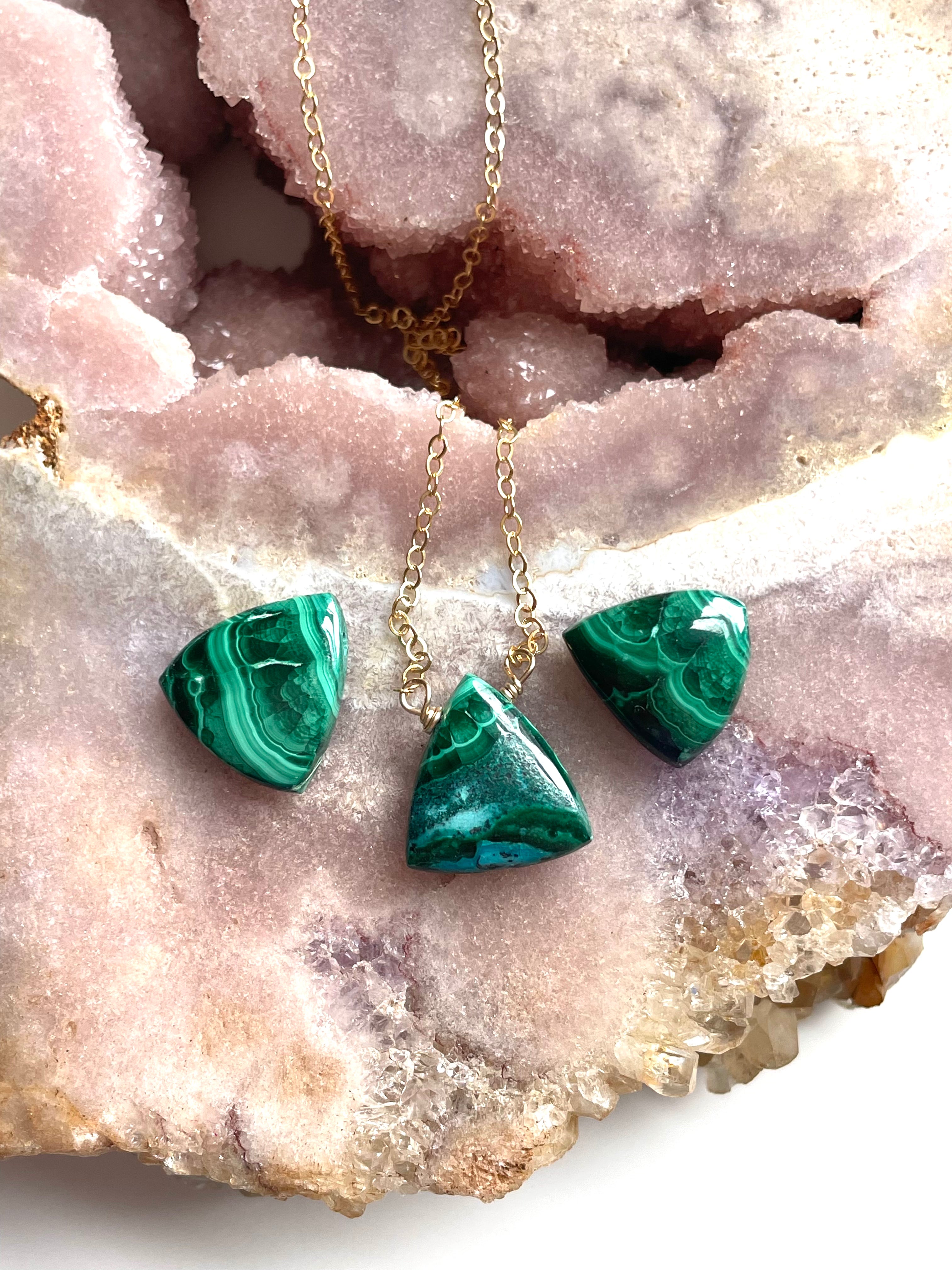 Natural Malachite Pendant Necklace for Women - Handmade Green Gemstone Jewelry - Perfect for Gifts, Meditation & Spiritual Healing