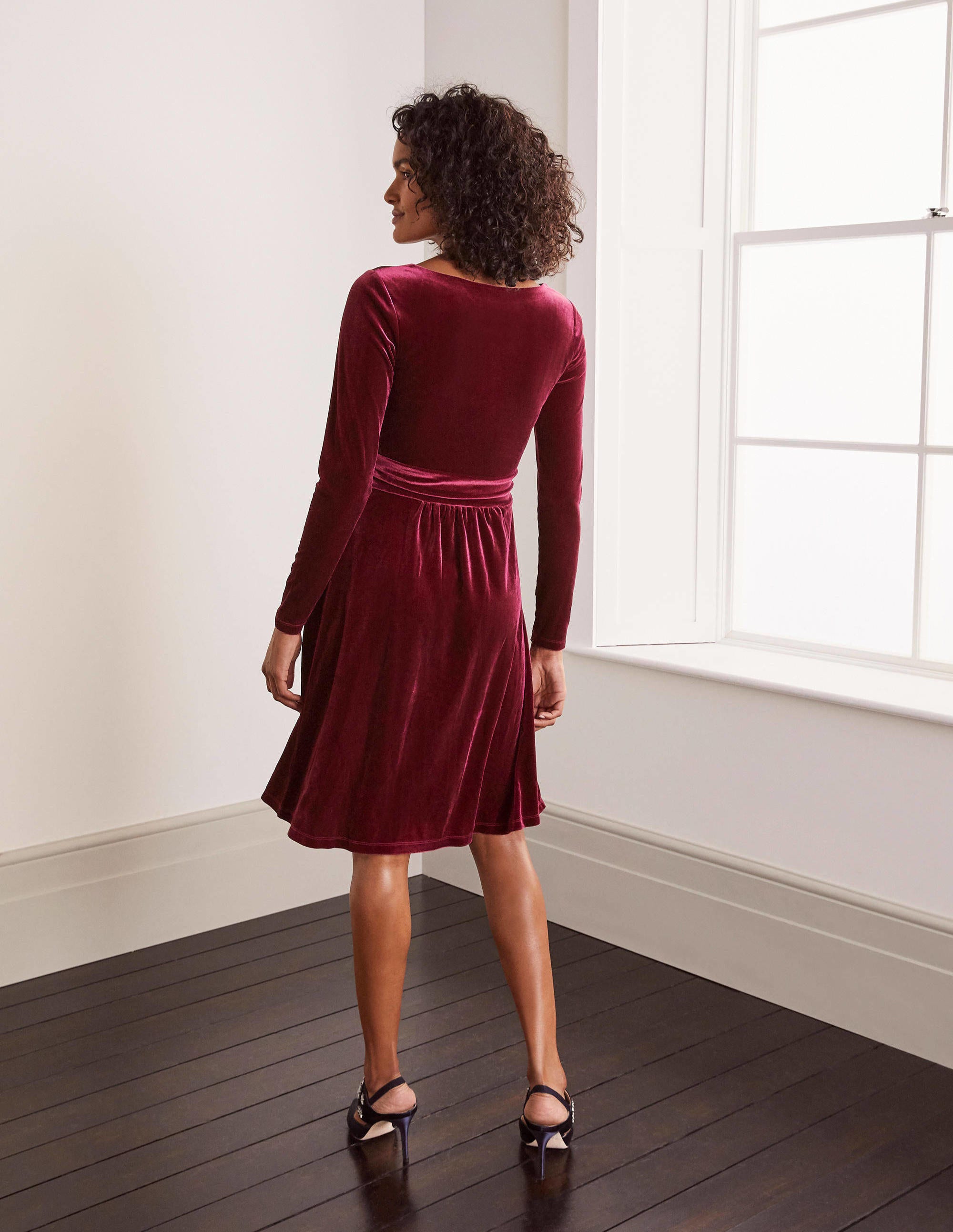 Abigail Velvet Dress Ruby Ring - Elegant Vintage Jewelry for Women | Perfect for Evening Parties, Date Nights & Special Occasions