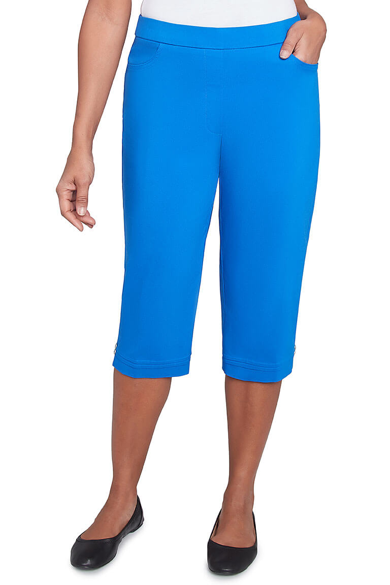 Stylish Petite Parrot Cay Pleated Hem Capri Pants for Women - Perfect for Summer Outfits & Casual Wear