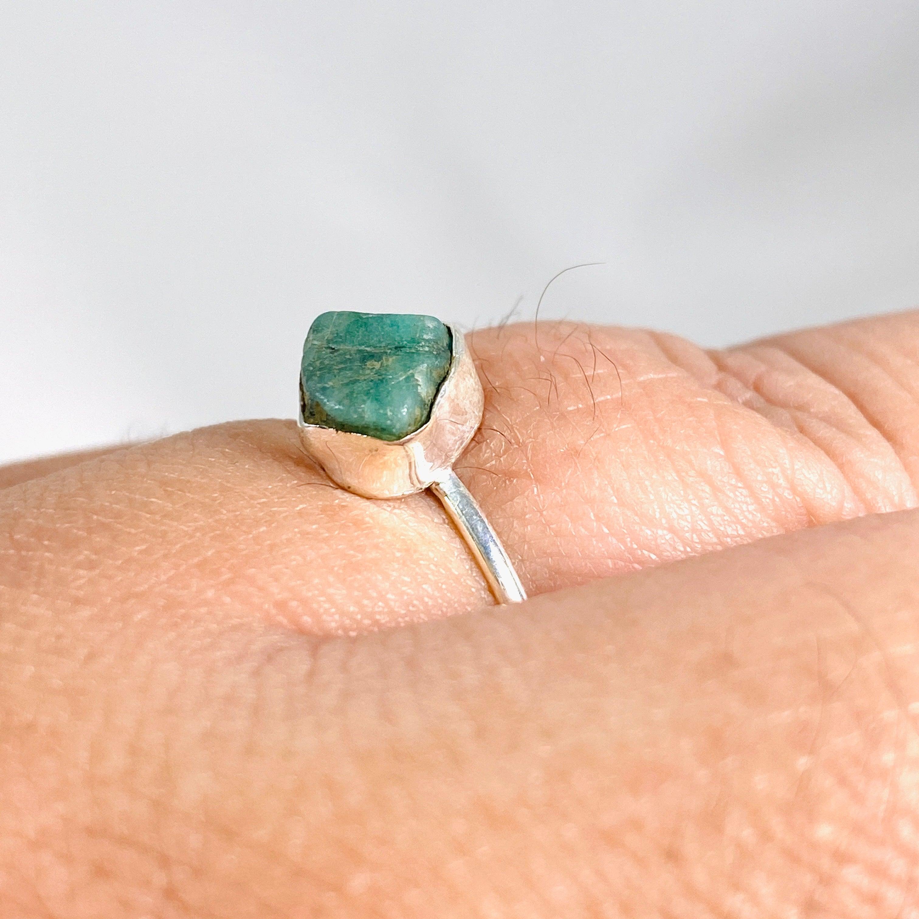Emerald Raw Crystal Ring for Women - Natural Stone Fine Band Jewelry R3701 EM - Perfect for Boho Style, Meditation & Spiritual Healing