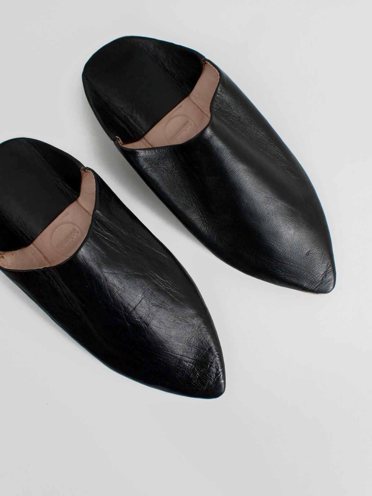 Authentic Moroccan Men's Pointed Babouche Slippers - Comfortable Leather House Shoes in Black | Perfect for Home, Lounge & Cultural Events