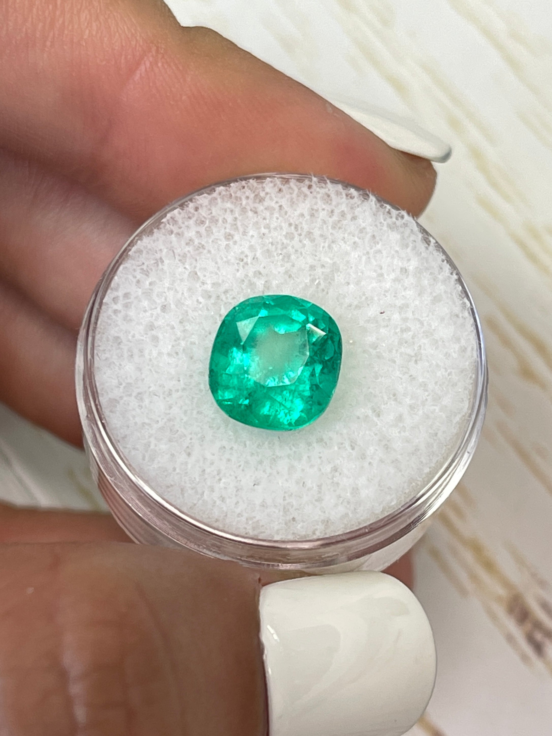 3.98 Carat 10x9mm Medium Green Natural Loose Colombian Emerald Cushion Cut Gemstone for Jewelry Making, Engagement Rings & Luxury Gifts