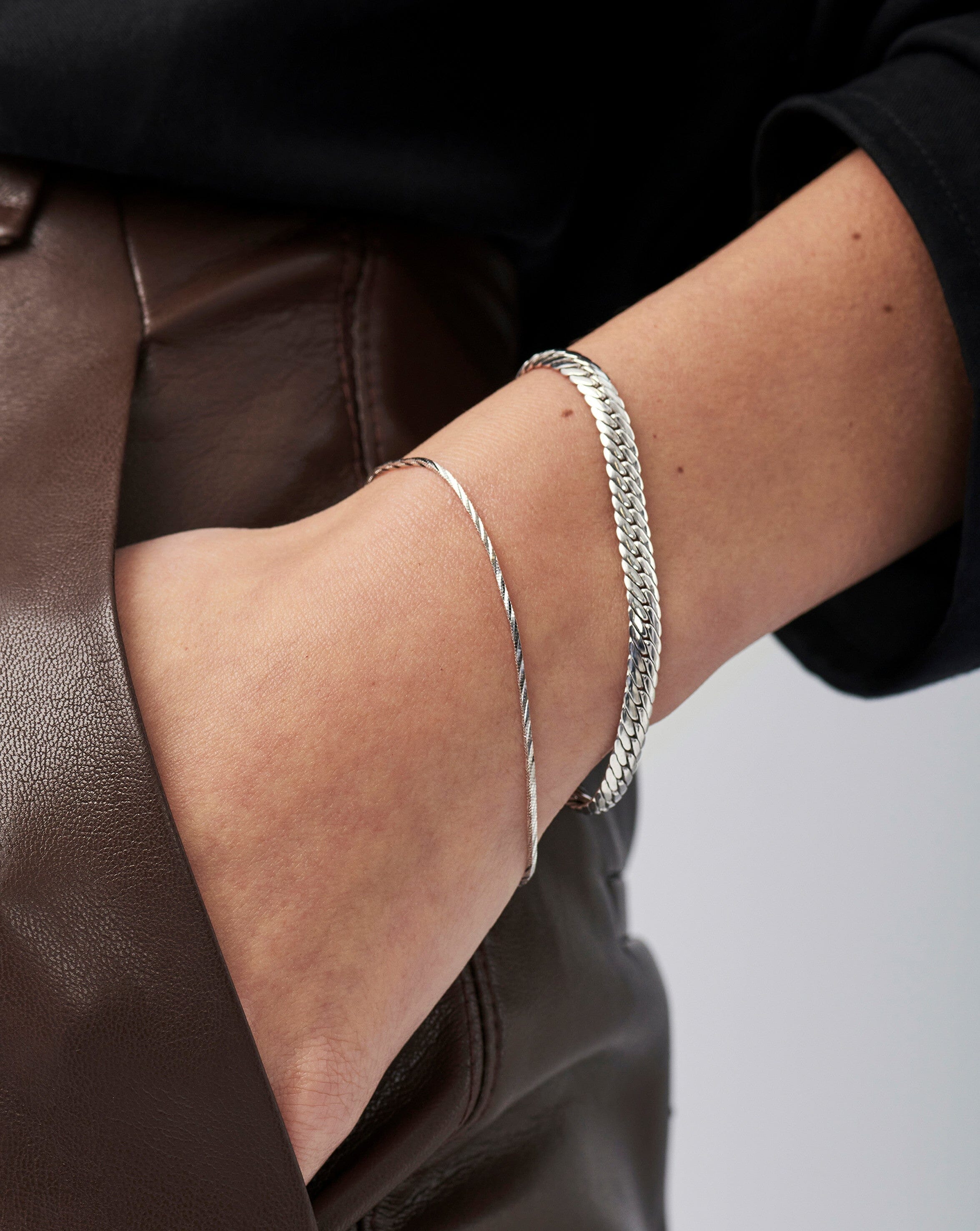 Savi Asymmetric Square Snake Chain Bracelet for Women - Trendy Gold & Silver Fashion Jewelry Gift for Her - Perfect for Parties, Dates & Everyday Wear