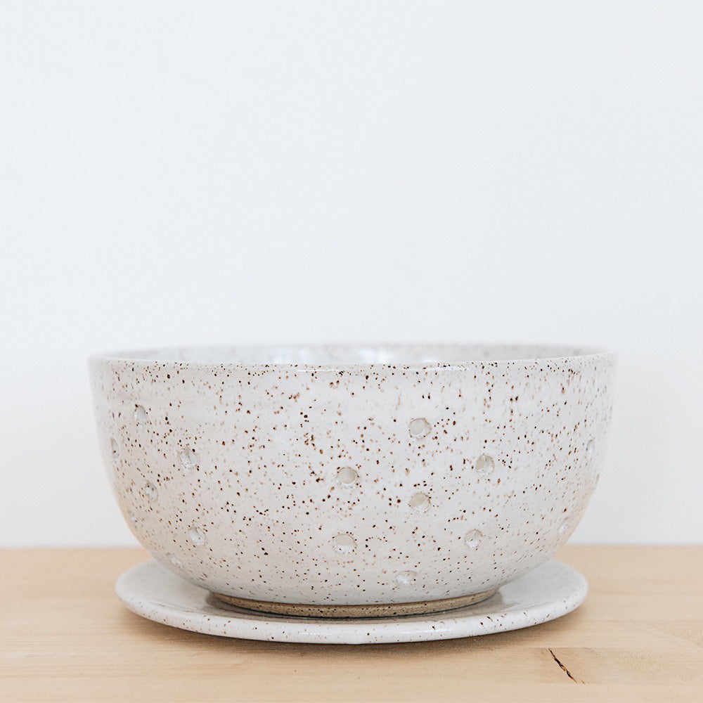 Premium Ceramic Berry Bowl with Matching Plate - Large Serving Bowl for Fruits, Snacks & Desserts - Perfect for Breakfast, Entertaining & Party Platters