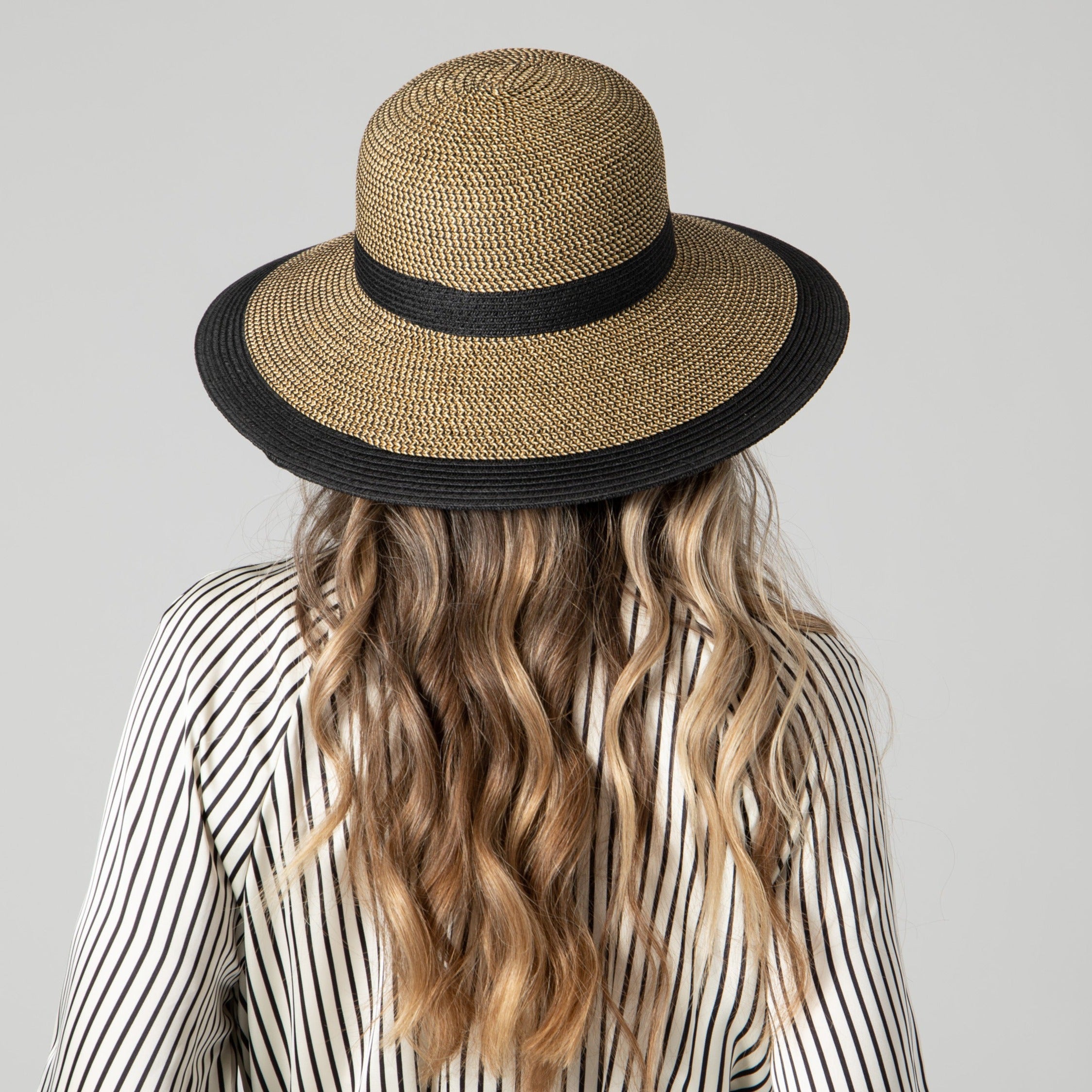 Women's Water Repellent Striped Cloche Hat - Fashionable Winter Beanie for Outdoor Activities & Daily Wear