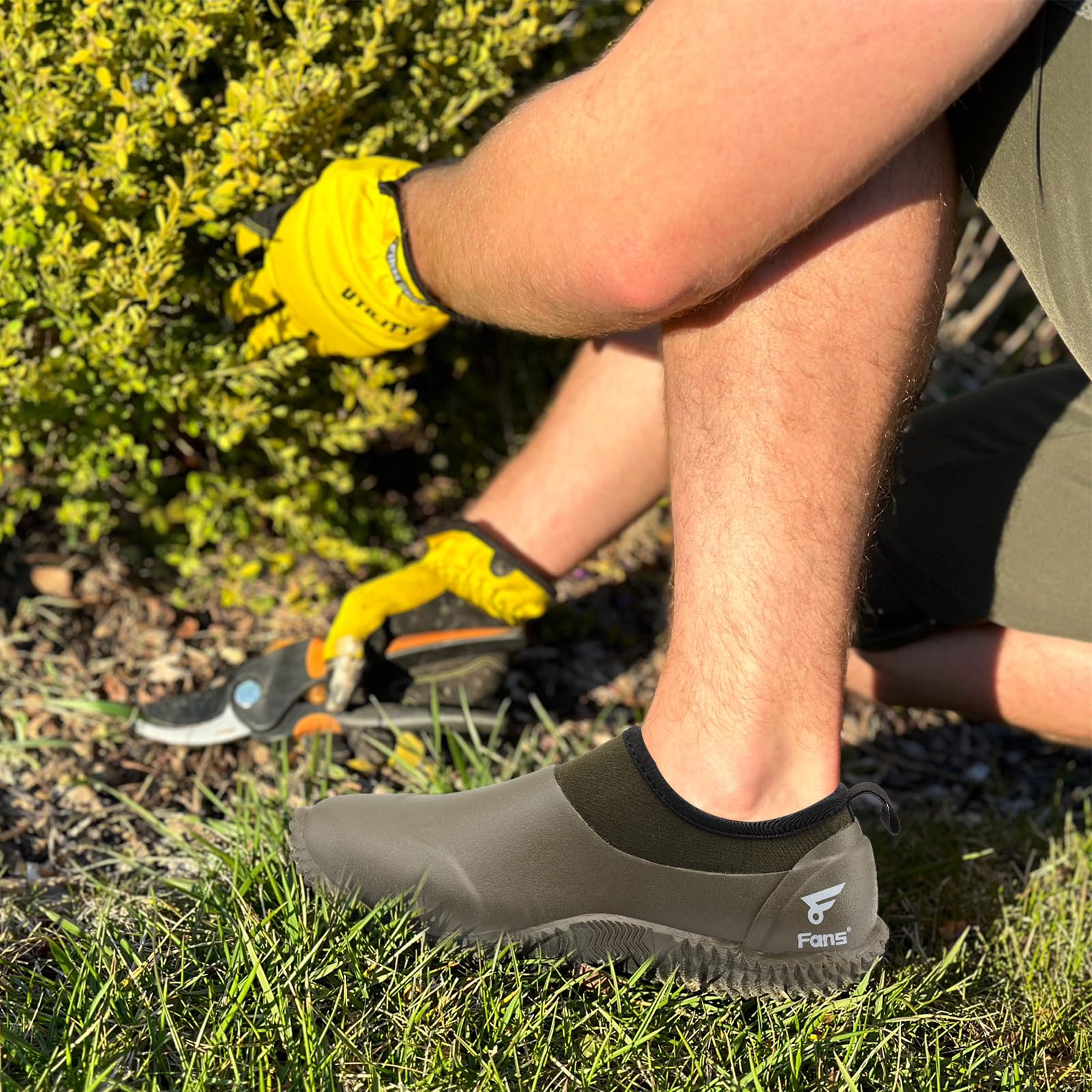 **Men's Waterproof Neoprene Rain Boots with Memory Foam Insoles - Non-Slip Garden Shoes for Farming, Hunting & Outdoor Work - Ideal for Mud, Wet Conditions & Heavy Duty Use**