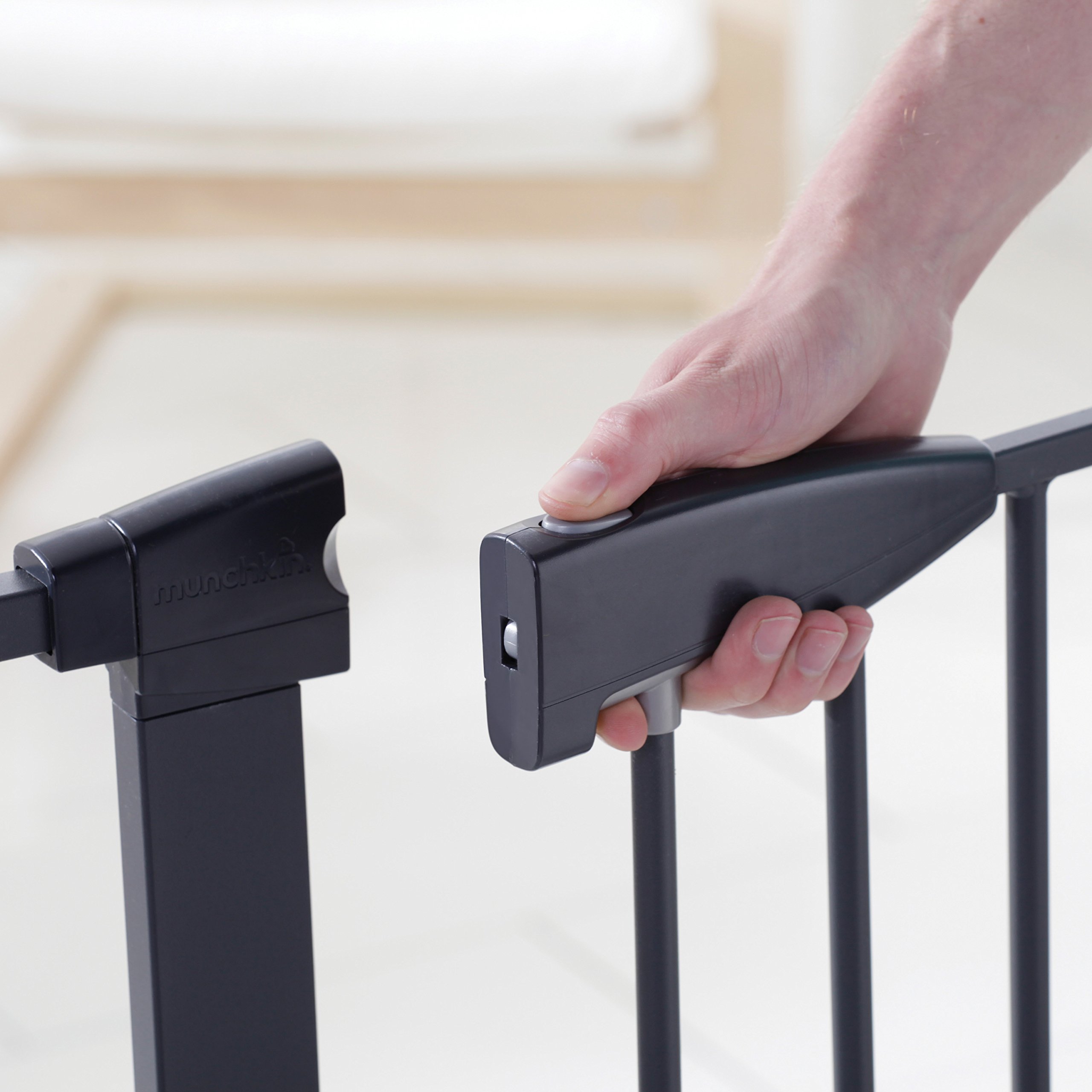 Munchkin Easy Close XL Metal Baby Gate - Adjustable 29.5