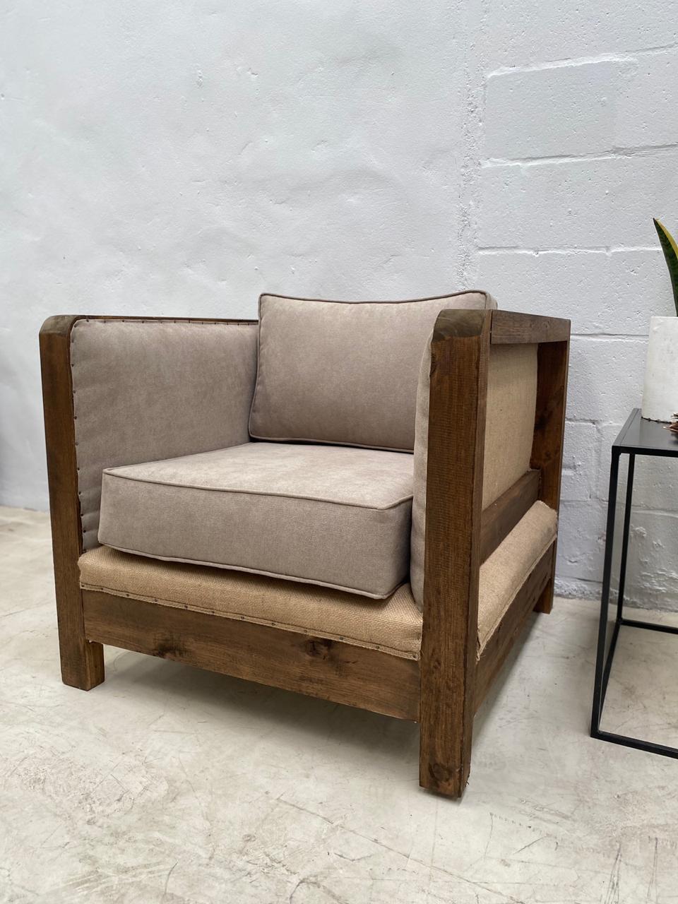 William Single Sofa Chair - Modern Comfort for Living Room, Bedroom & Office - Perfect for Relaxing, Reading & Lounging