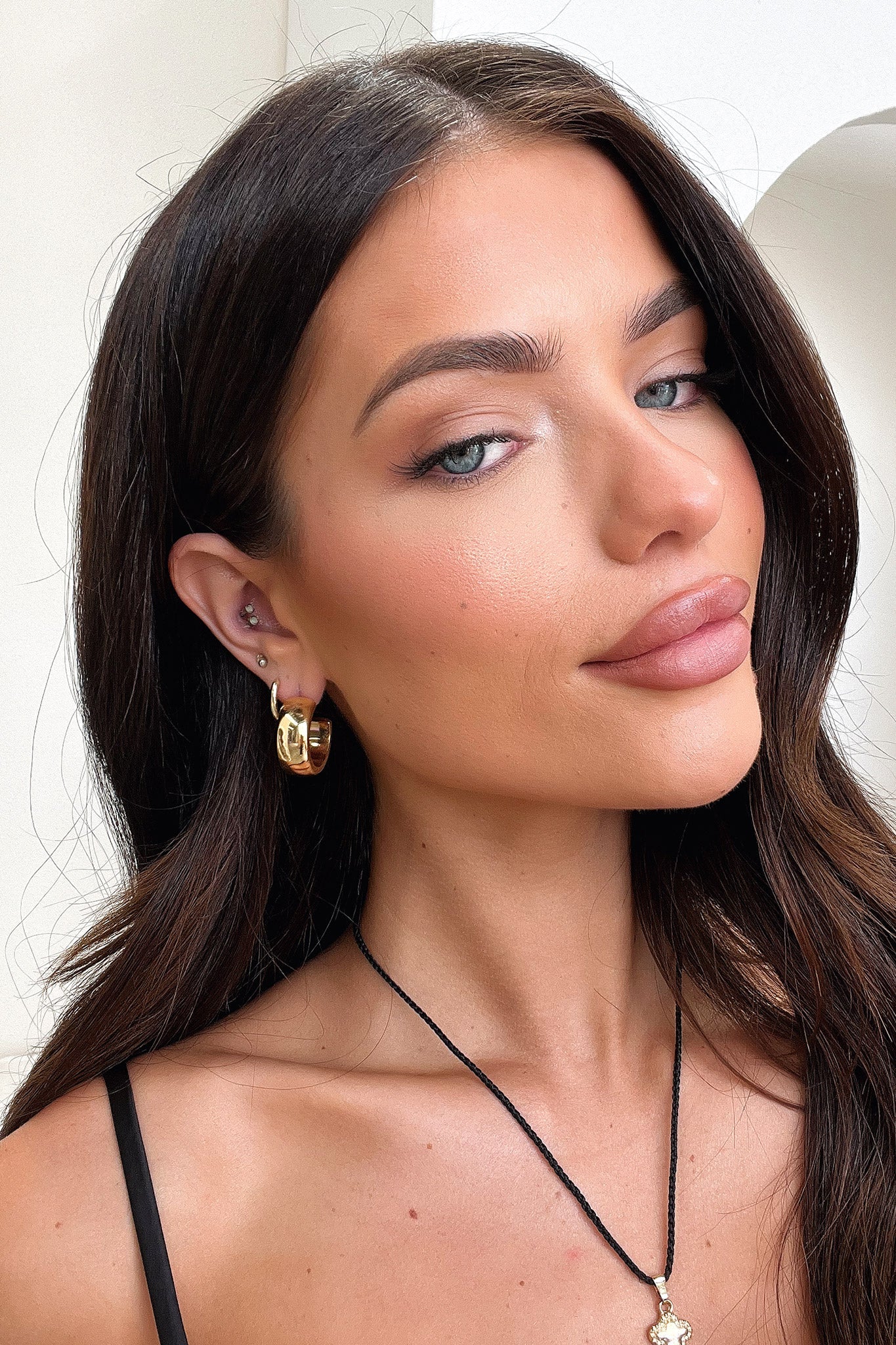 Stylish Akia Gold Hoop Earrings for Women - Trendy Fashion Jewelry Gift for Everyday Wear & Special Occasions