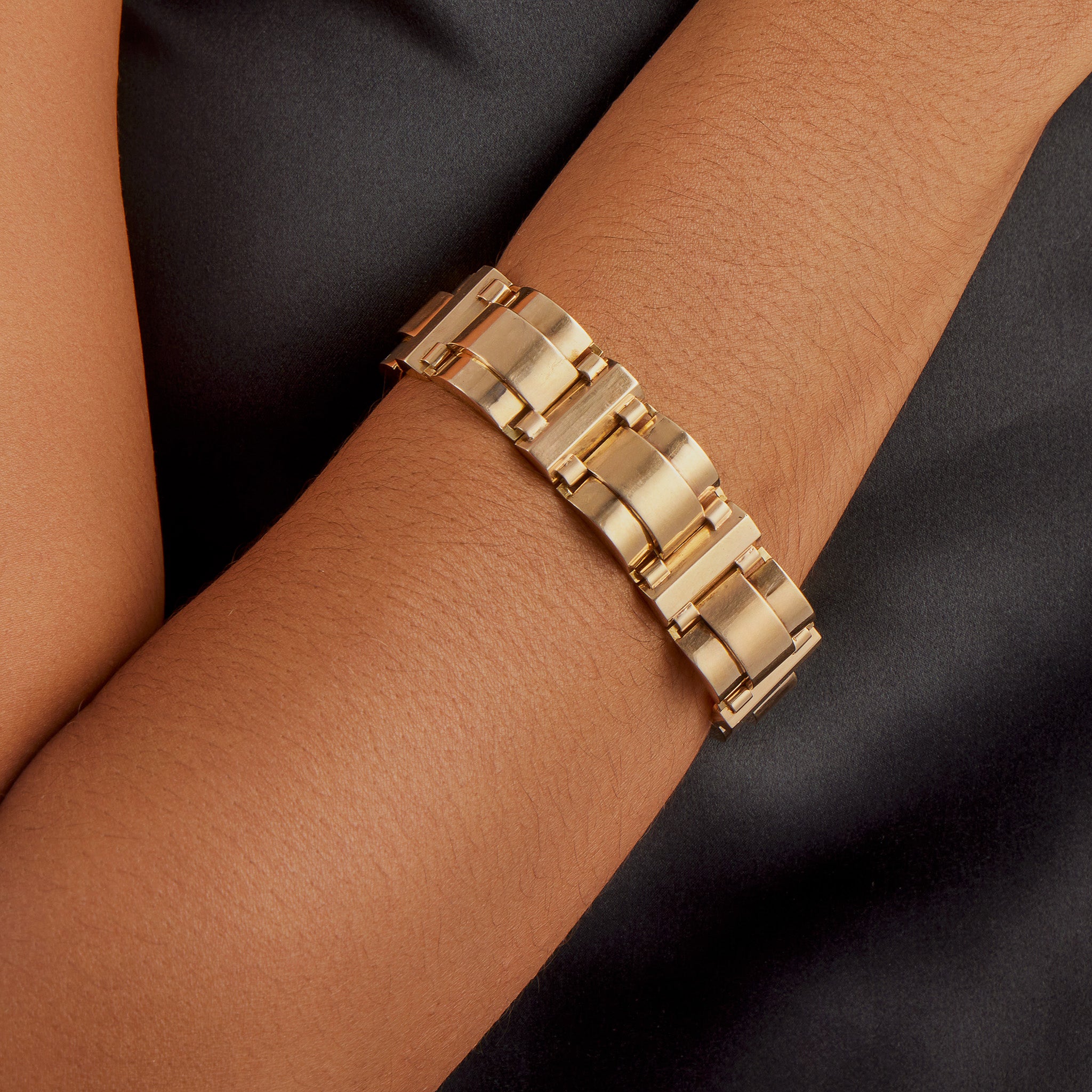 Elegant French Retro 18K Gold Tank Track Bracelet for Women - Vintage Luxury Jewelry Gift for Anniversary, Birthday & Special Occasions