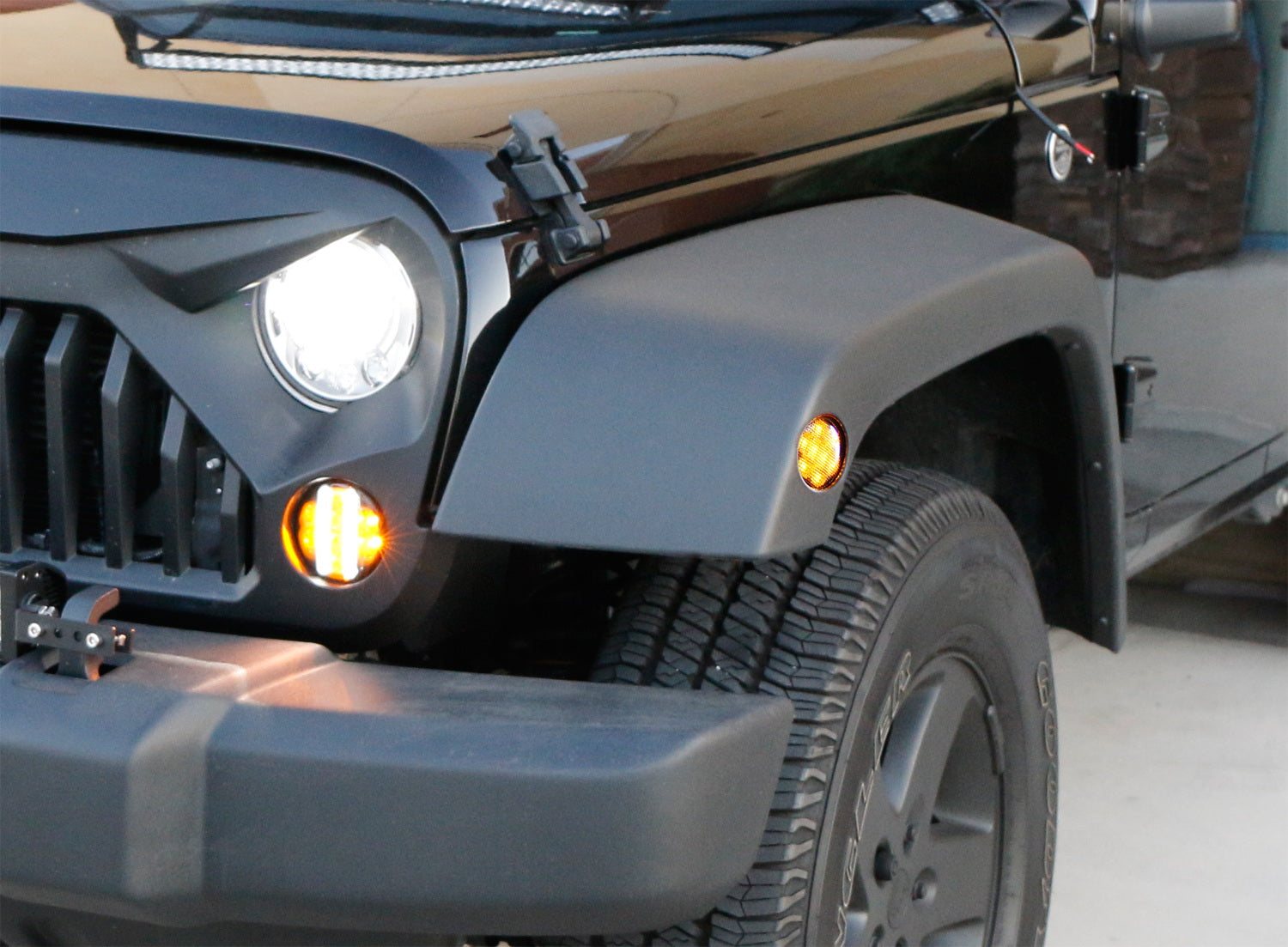 Jeep Wrangler JK Clear Lens LED DRL Turn Signal with LED Sidemarker Combo Kit - Upgrade Lighting for Off-Road & Daily Driving