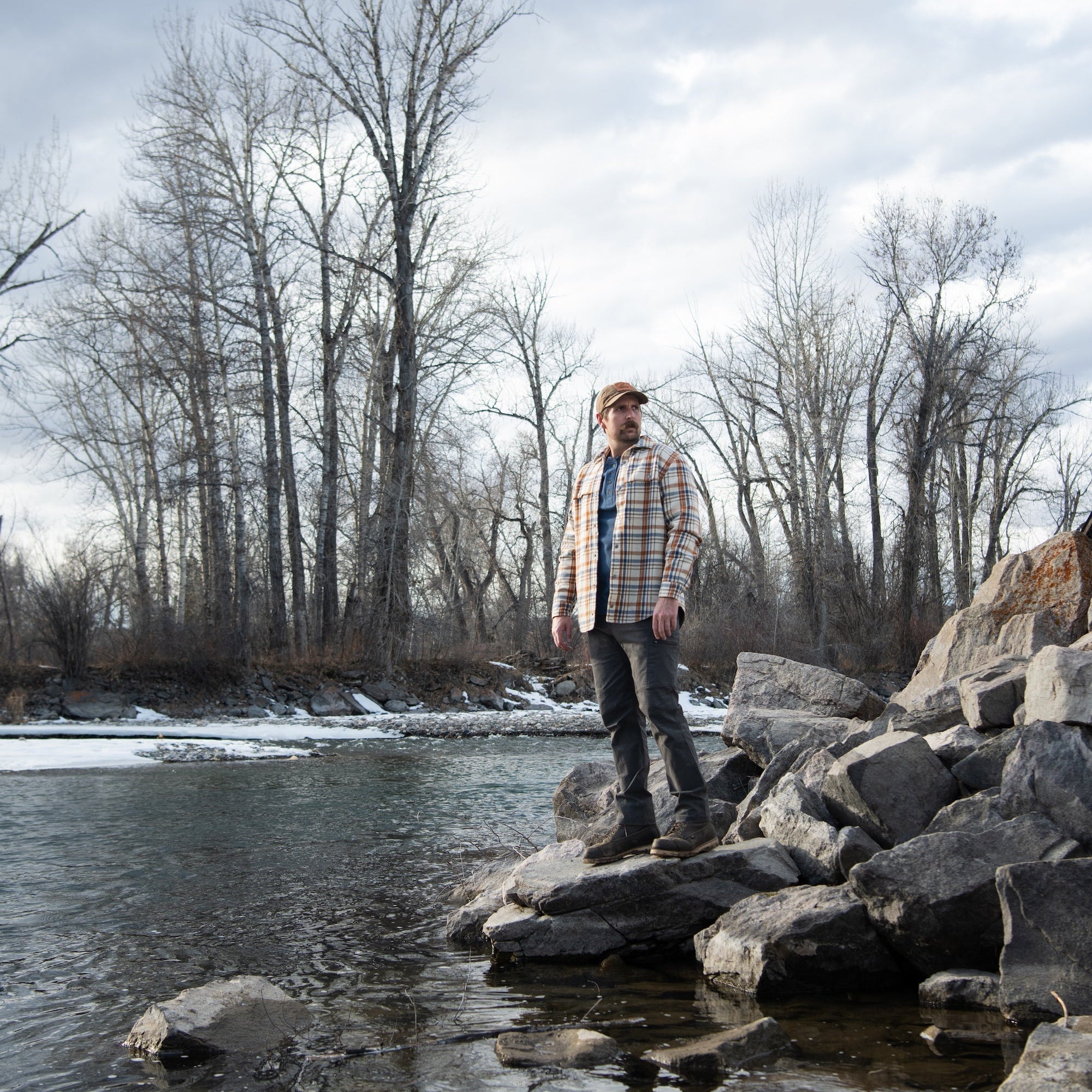 Men's Boone Shirt Jacket in Crater Navy - Stylish Outdoor Layering for Hiking & Casual Wear