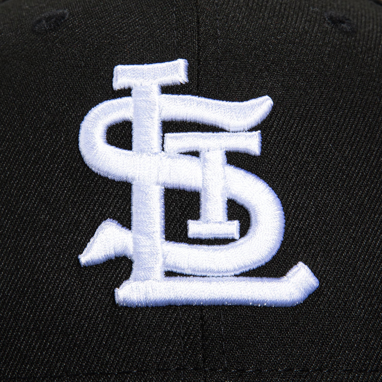 New Era 59Fifty St Louis Cardinals 1944 World Series Patch Snapback Hat - Black & White Baseball Cap for Men - Perfect for Games, Collecting & Streetwear Fashion