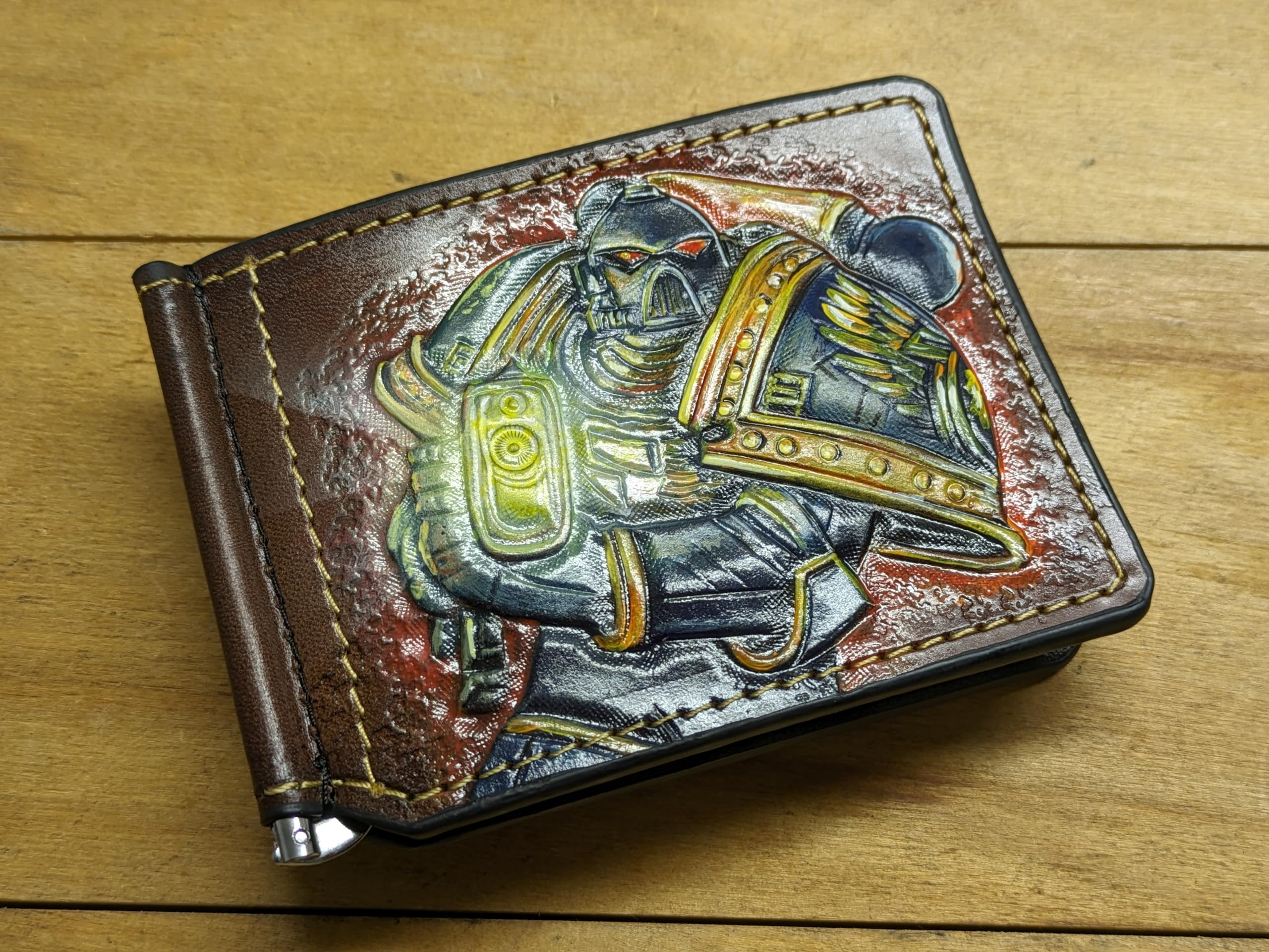 Warhammer 40K Genuine Leather Wallet for Men - Handmade 3D Carved Orks & Chaos Forces Design with Money Clip | Custom Personalized Airbrush Art Tooled Wallet | Perfect Gift for Gamers & Collectors