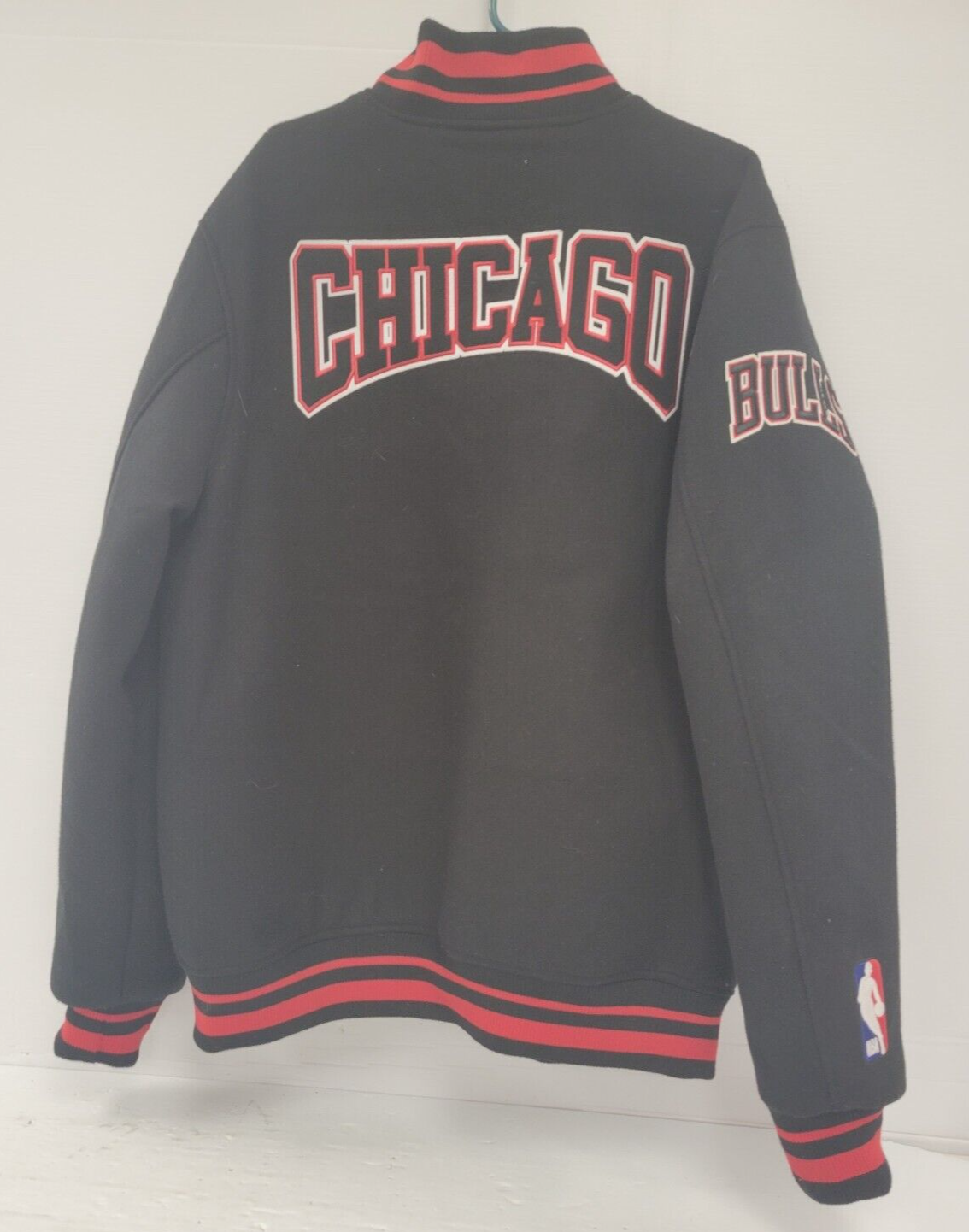 Pro Standard Chicago Bulls Jacket - NBA Basketball Fan Jacket, Size XXL - Perfect for Game Day, Sports Events & Streetwear Fashion