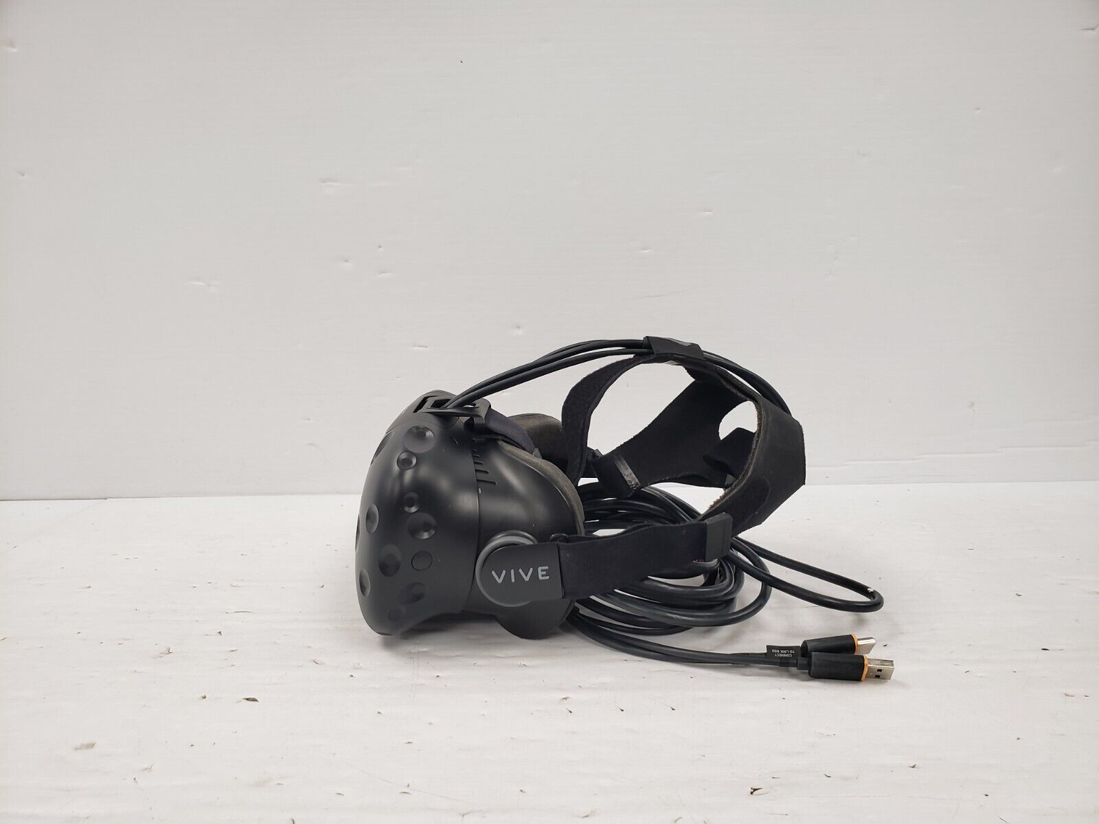 HTC 2PRB100 VR Headset - Virtual Reality Headset for Gaming & Entertainment | Immersive VR Experience for PC & Mobile Devices