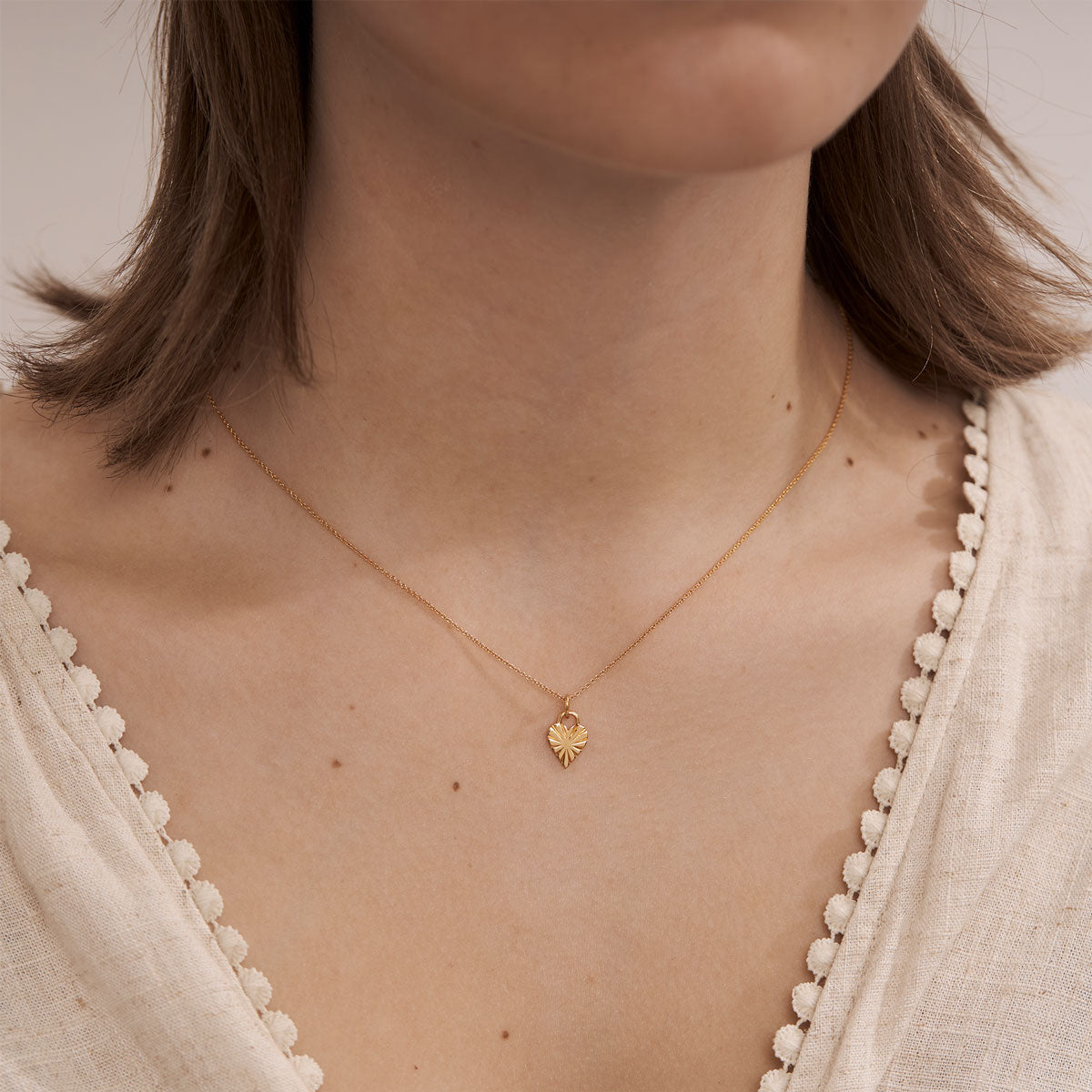 Sweetheart Necklace Gold - Elegant 14K Gold Heart Pendant for Women, Perfect Gift for Valentine's Day, Anniversary & Romantic Occasions
