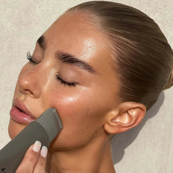 REFY Primer Glow and Sculpt™ Face Serum with Niacinamide - Brightening & Hydrating Skincare for Flawless Makeup Base | Perfect for Daily Use & Special Occasions