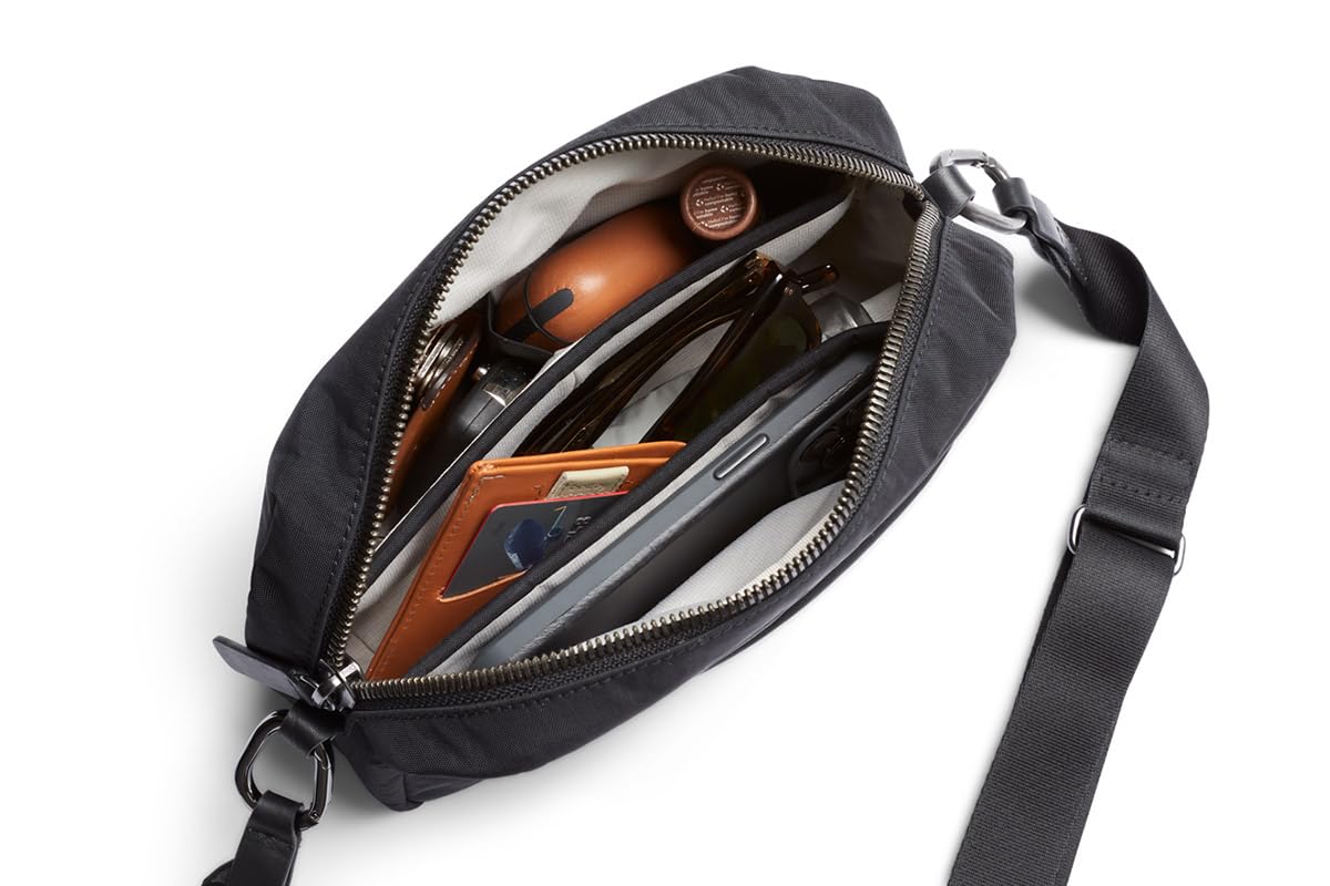 Bellroy Tokyo Crossbody Bag - Lightweight & Durable Travel & Everyday Shoulder Bag for Men & Women - Perfect for Commuting, Shopping & City Exploration - Raven